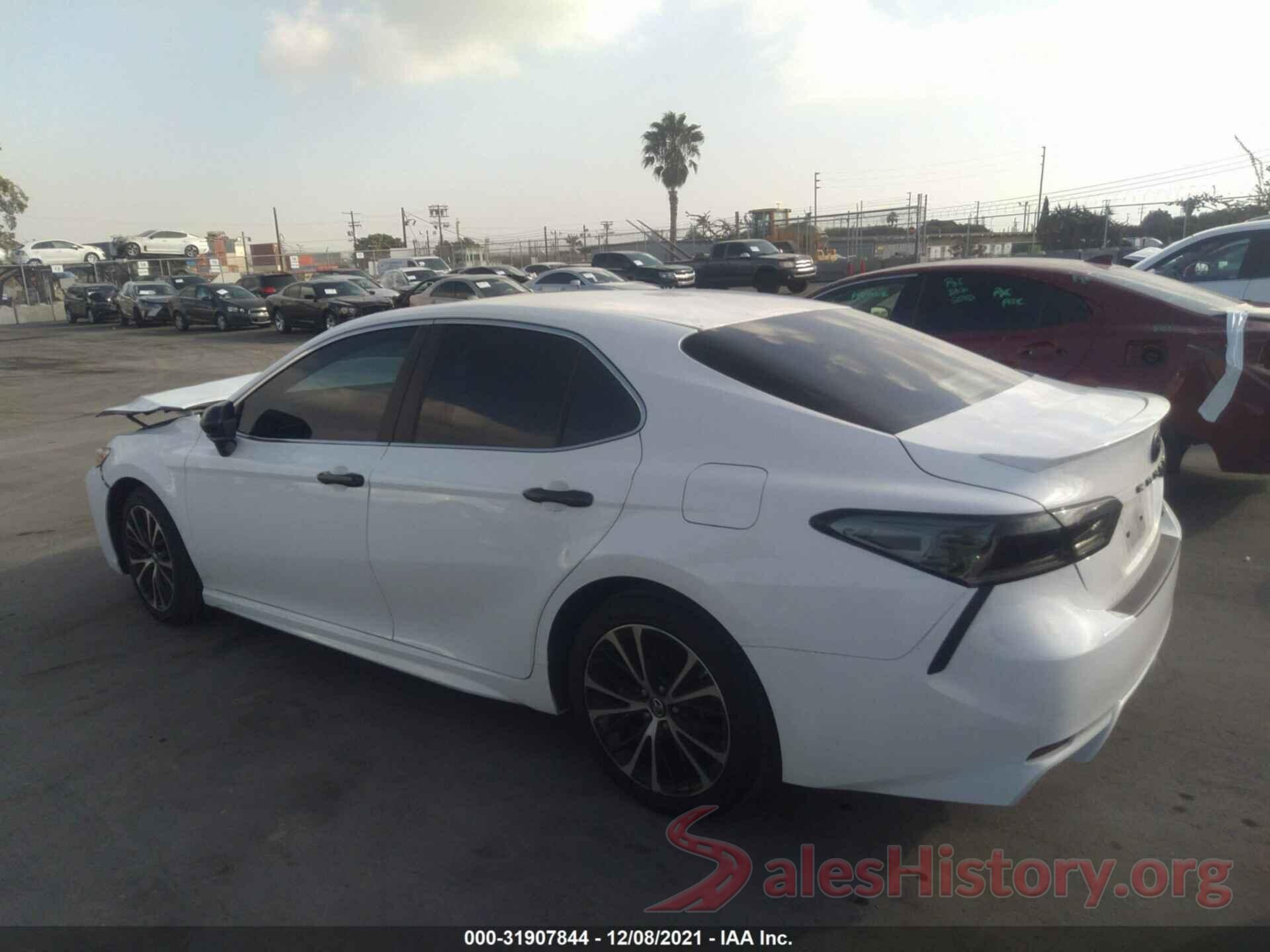 4T1B11HK0JU103832 2018 TOYOTA CAMRY