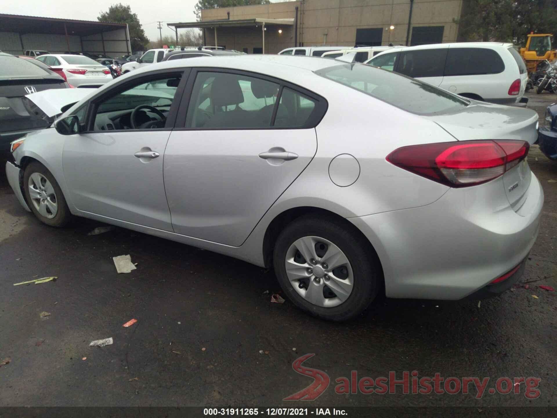 3KPFK4A75JE230794 2018 KIA FORTE