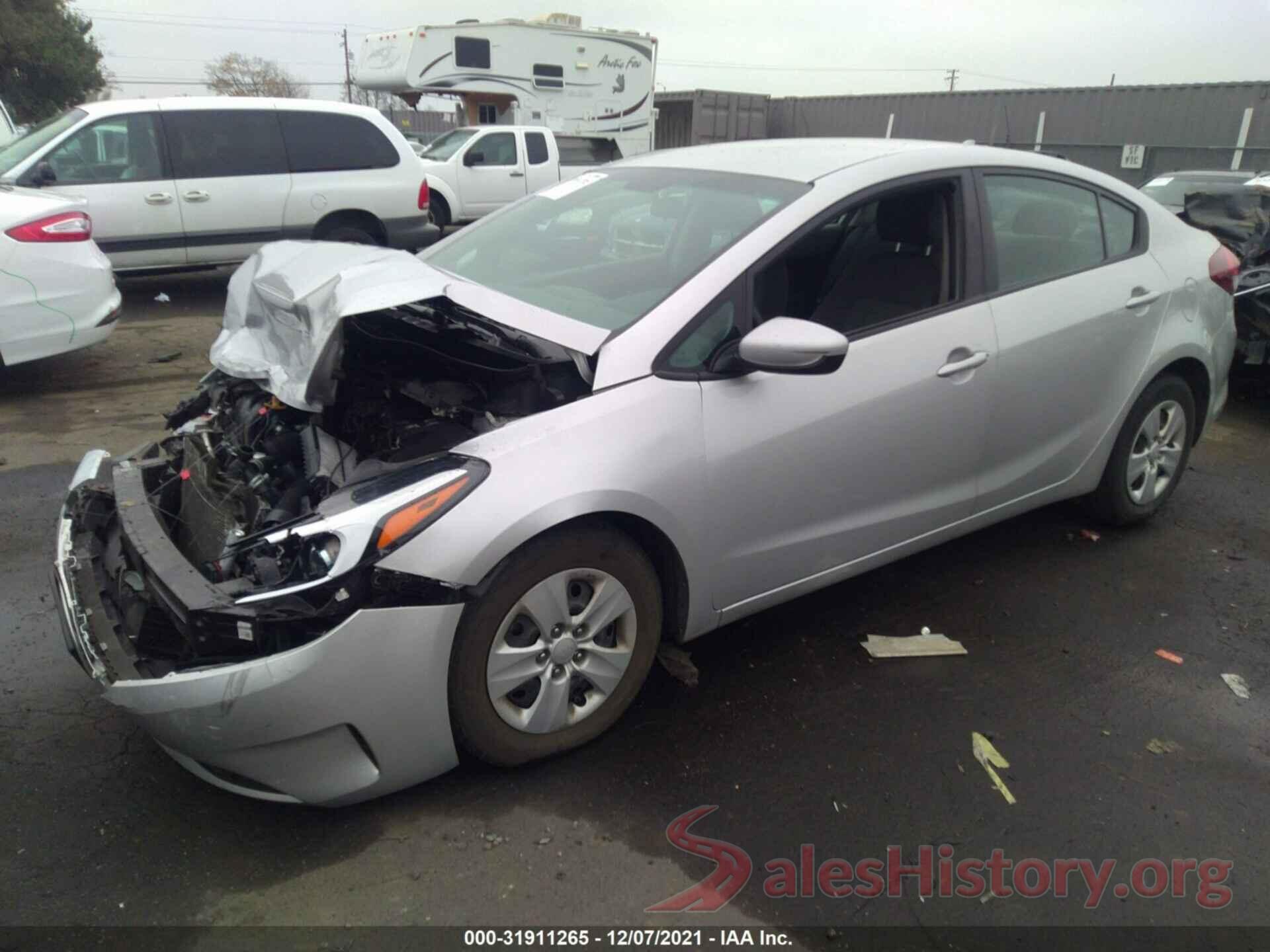 3KPFK4A75JE230794 2018 KIA FORTE