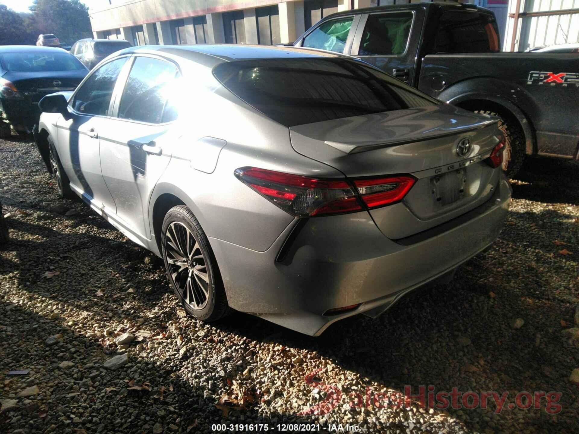 JTNB11HK9J3023080 2018 TOYOTA CAMRY