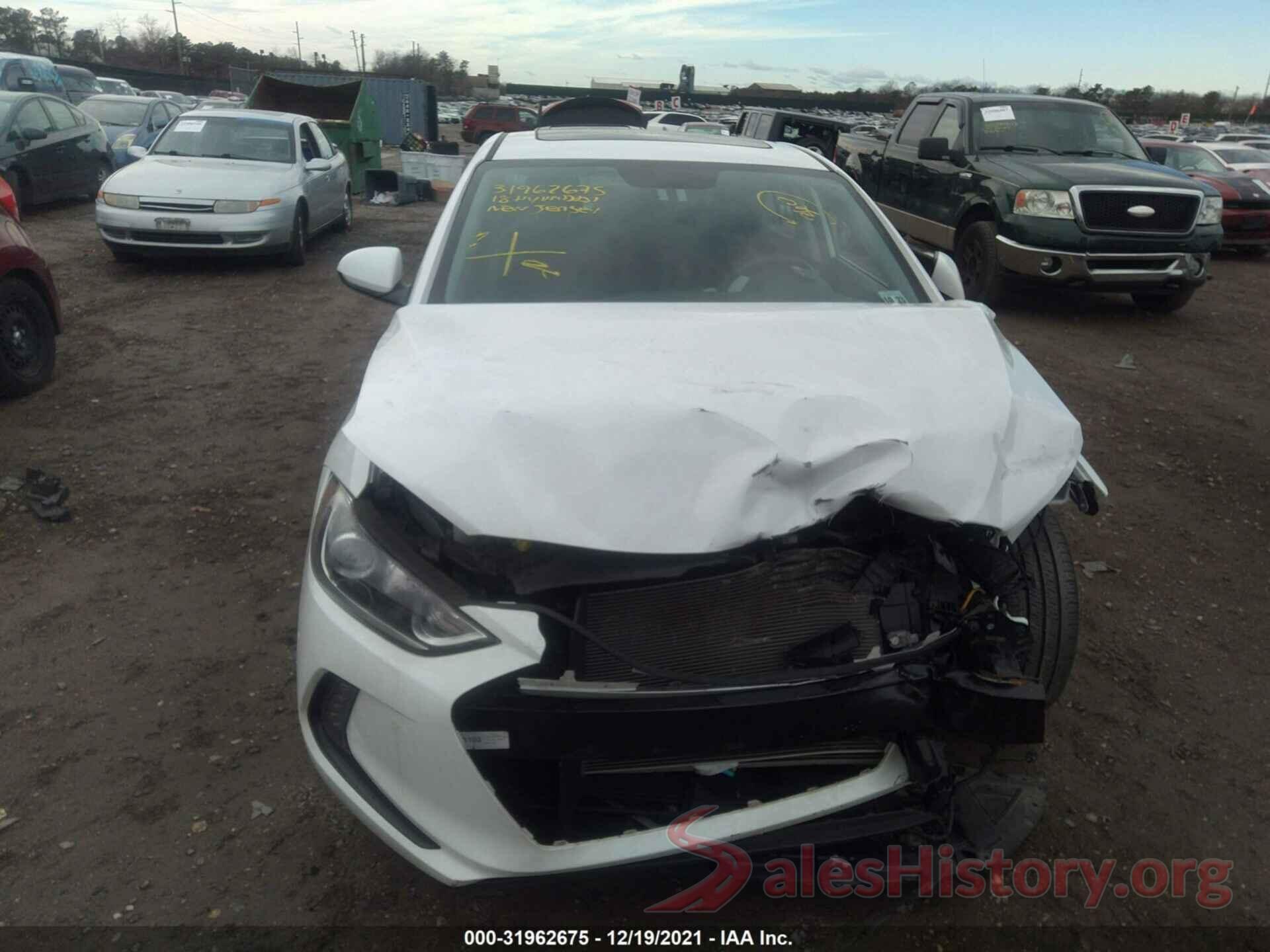 5NPD84LF7JH395882 2018 HYUNDAI ELANTRA