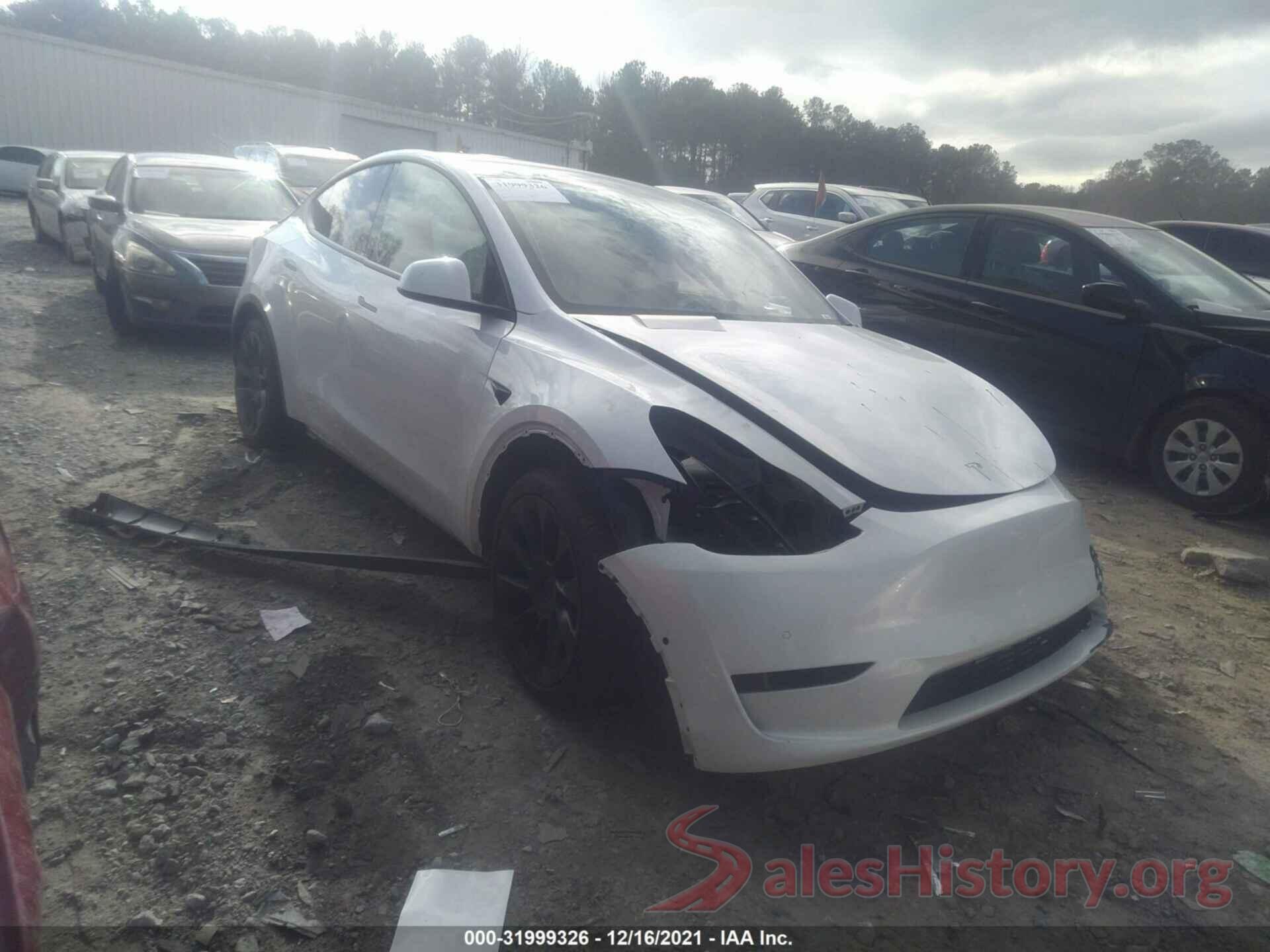 5YJYGAEE0MF261208 2021 TESLA MODEL Y