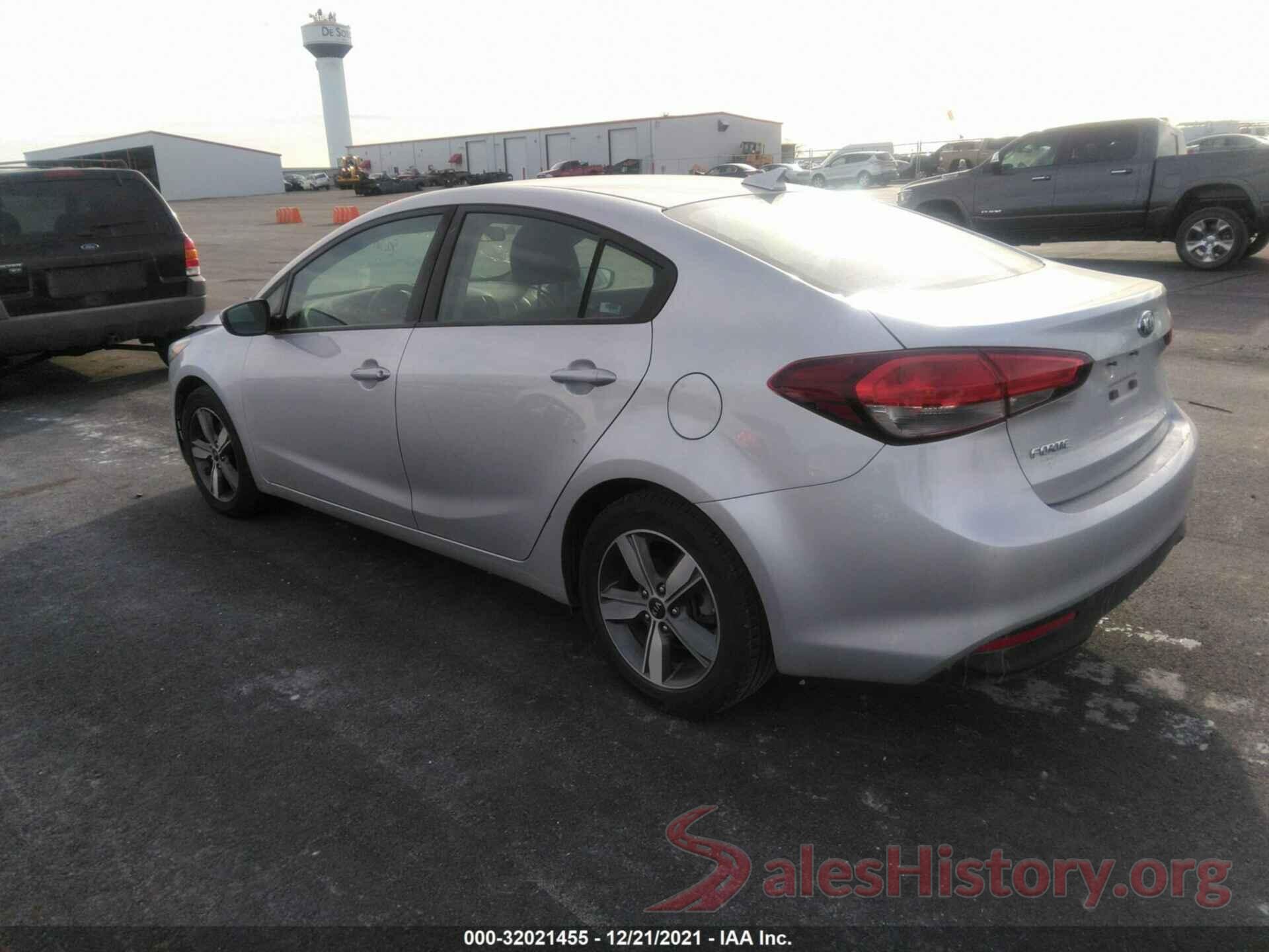 3KPFL4A78JE207877 2018 KIA FORTE