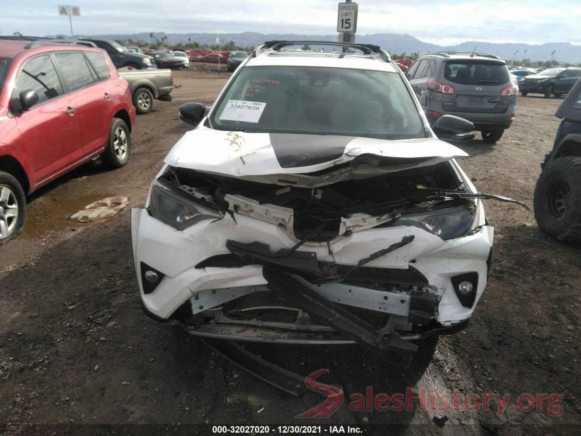 2T3RFREV3JW704608 2018 TOYOTA RAV4