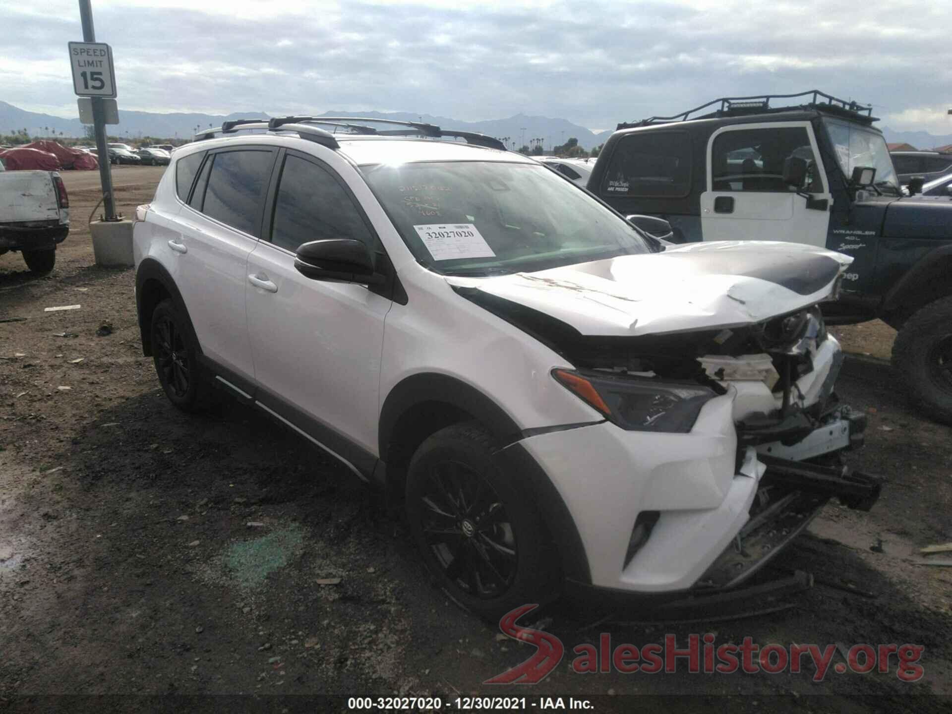 2T3RFREV3JW704608 2018 TOYOTA RAV4