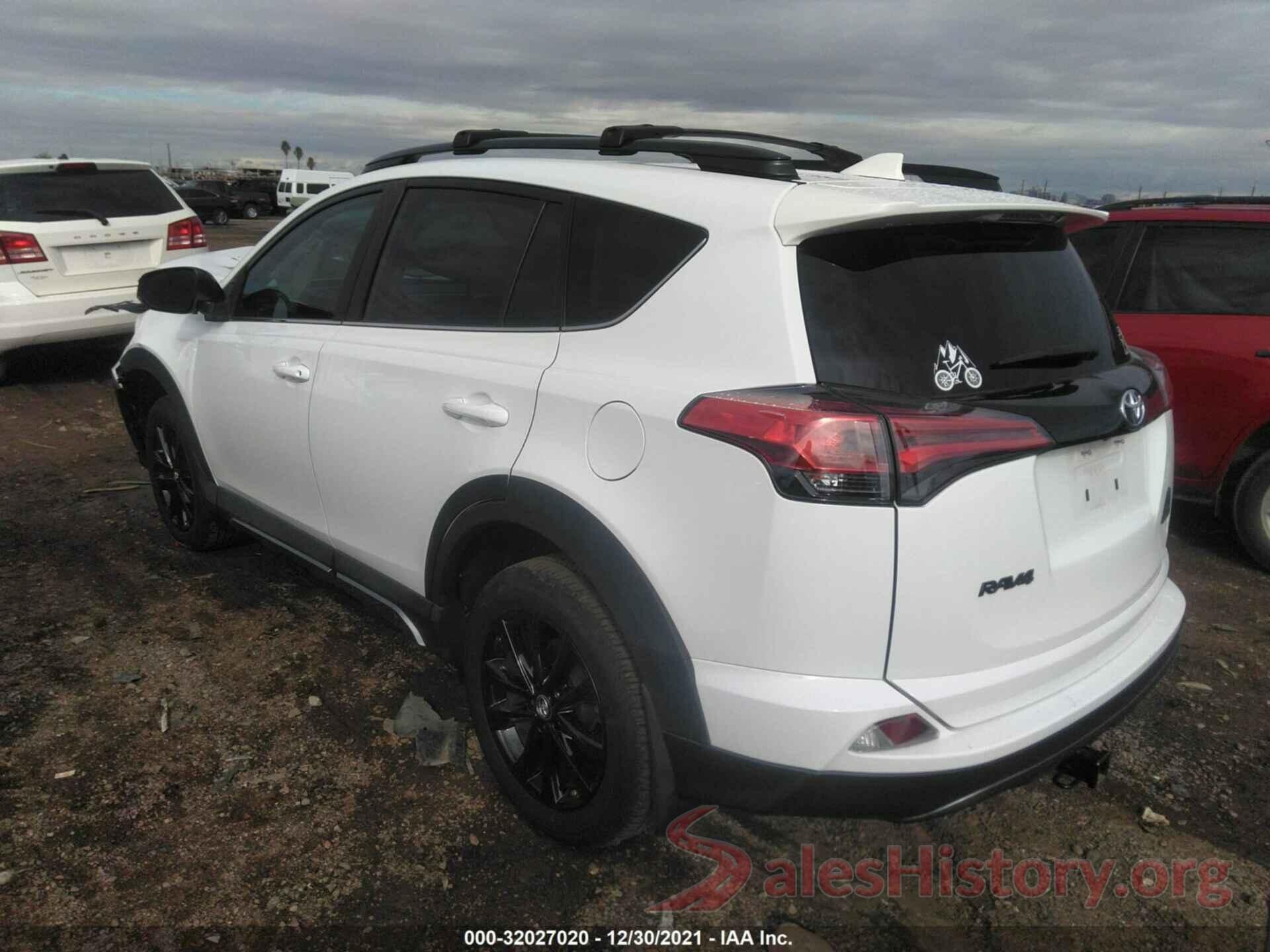 2T3RFREV3JW704608 2018 TOYOTA RAV4