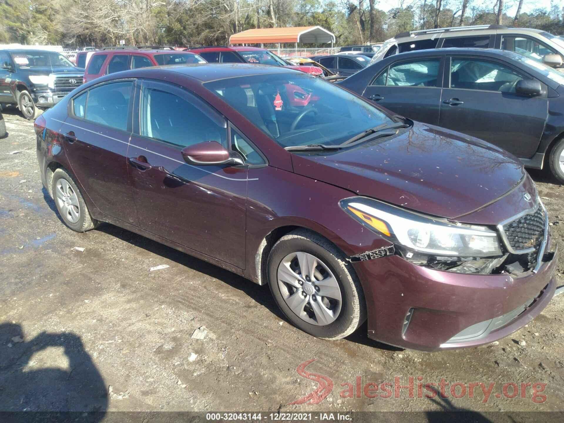 3KPFK4A77HE122946 2017 KIA FORTE