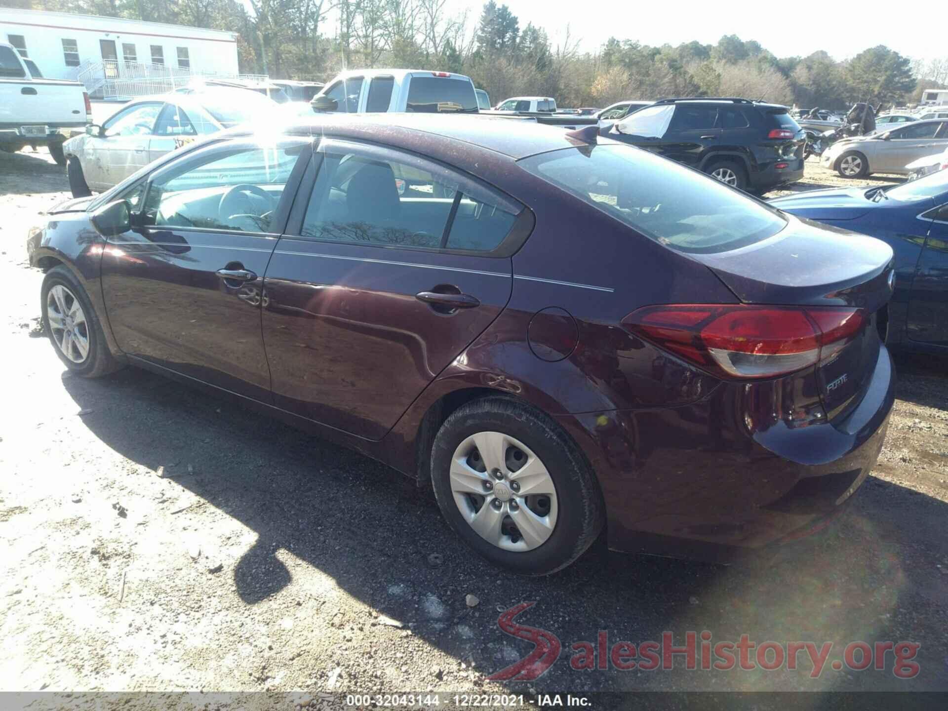 3KPFK4A77HE122946 2017 KIA FORTE