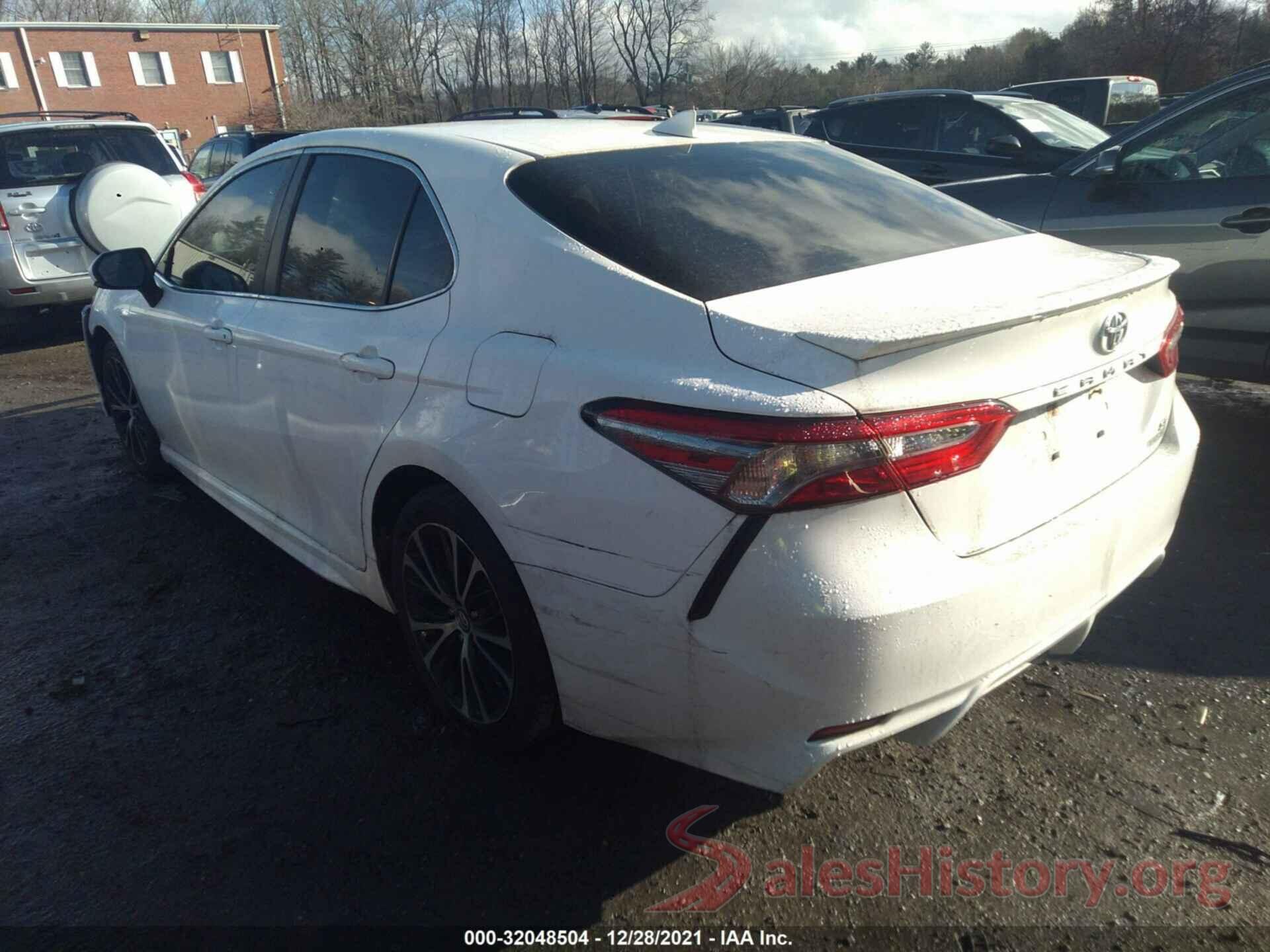 4T1B11HKXJU548997 2018 TOYOTA CAMRY