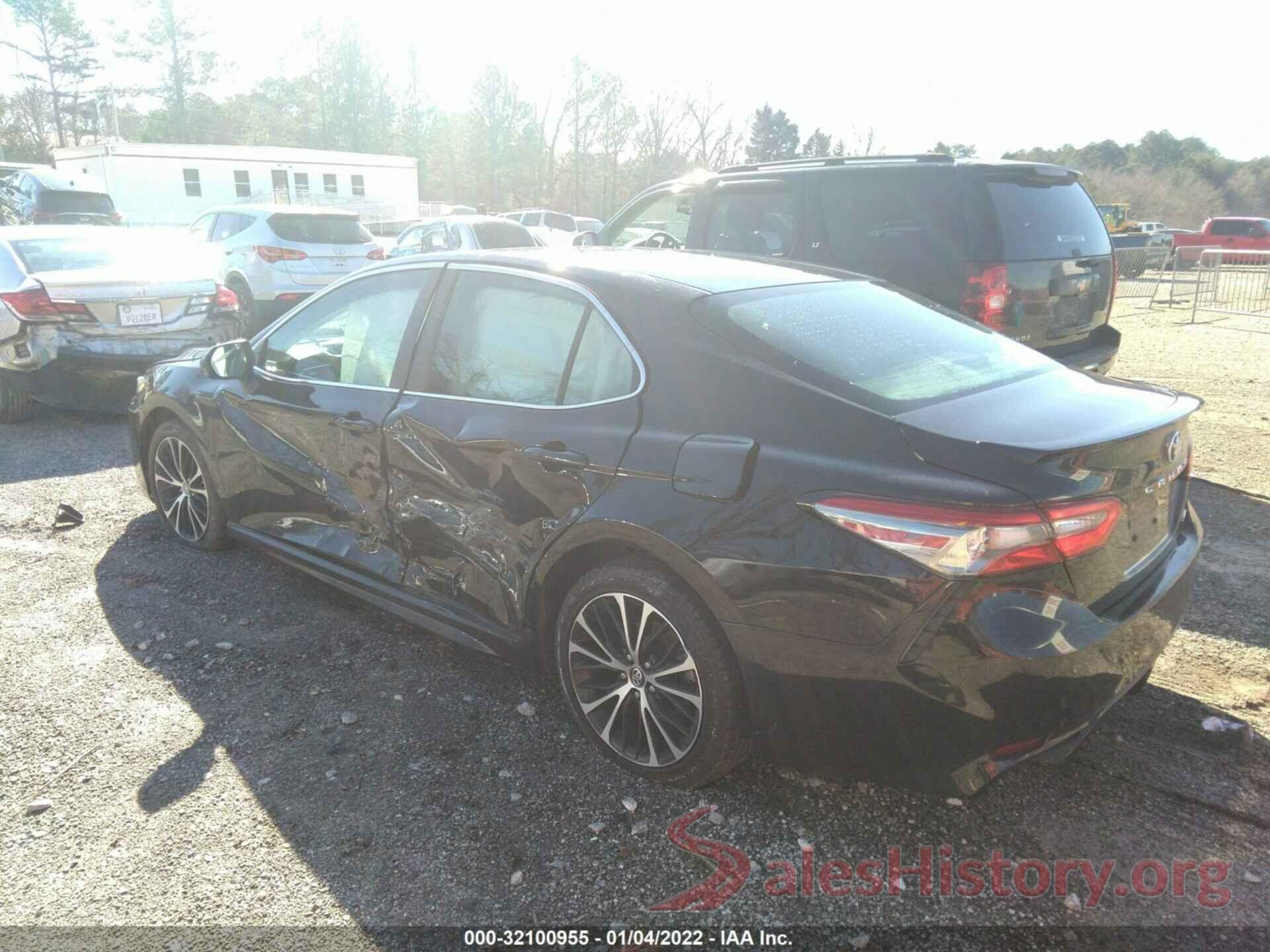 4T1B11HK2JU108692 2018 TOYOTA CAMRY