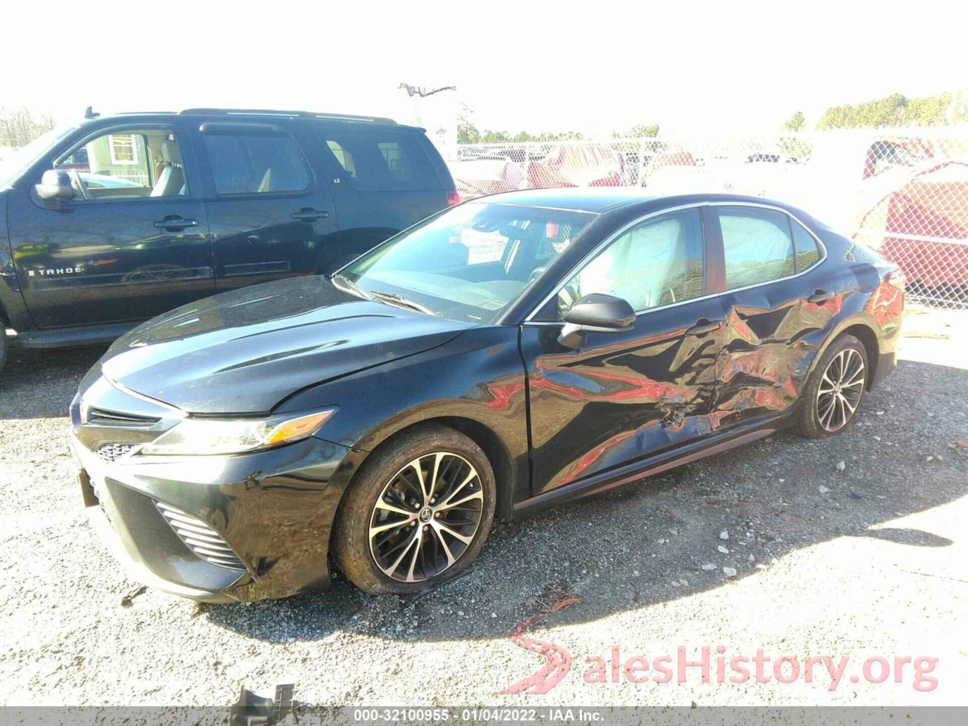 4T1B11HK2JU108692 2018 TOYOTA CAMRY