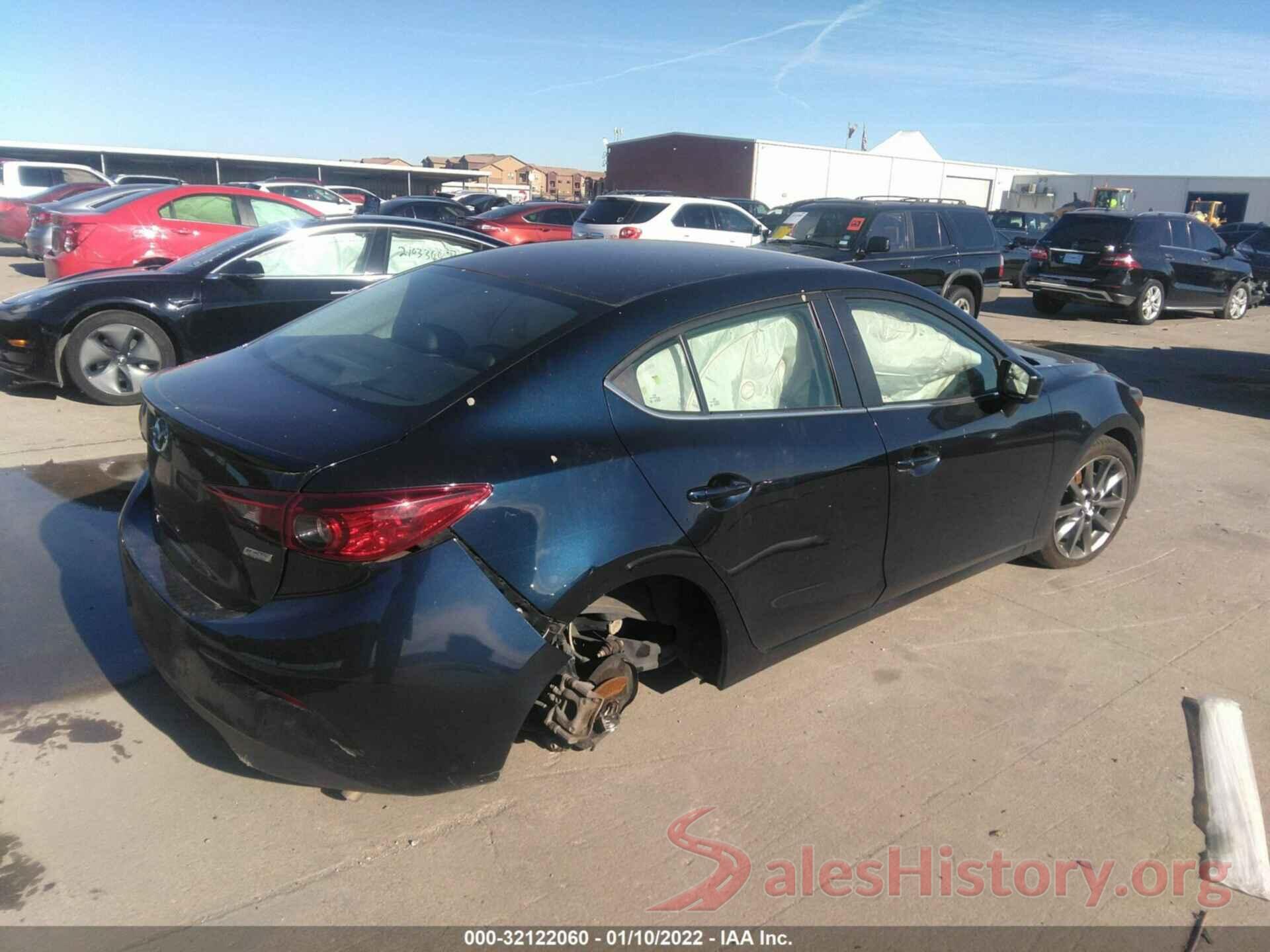 3MZBN1V30JM218292 2018 MAZDA MAZDA3 4-DOOR