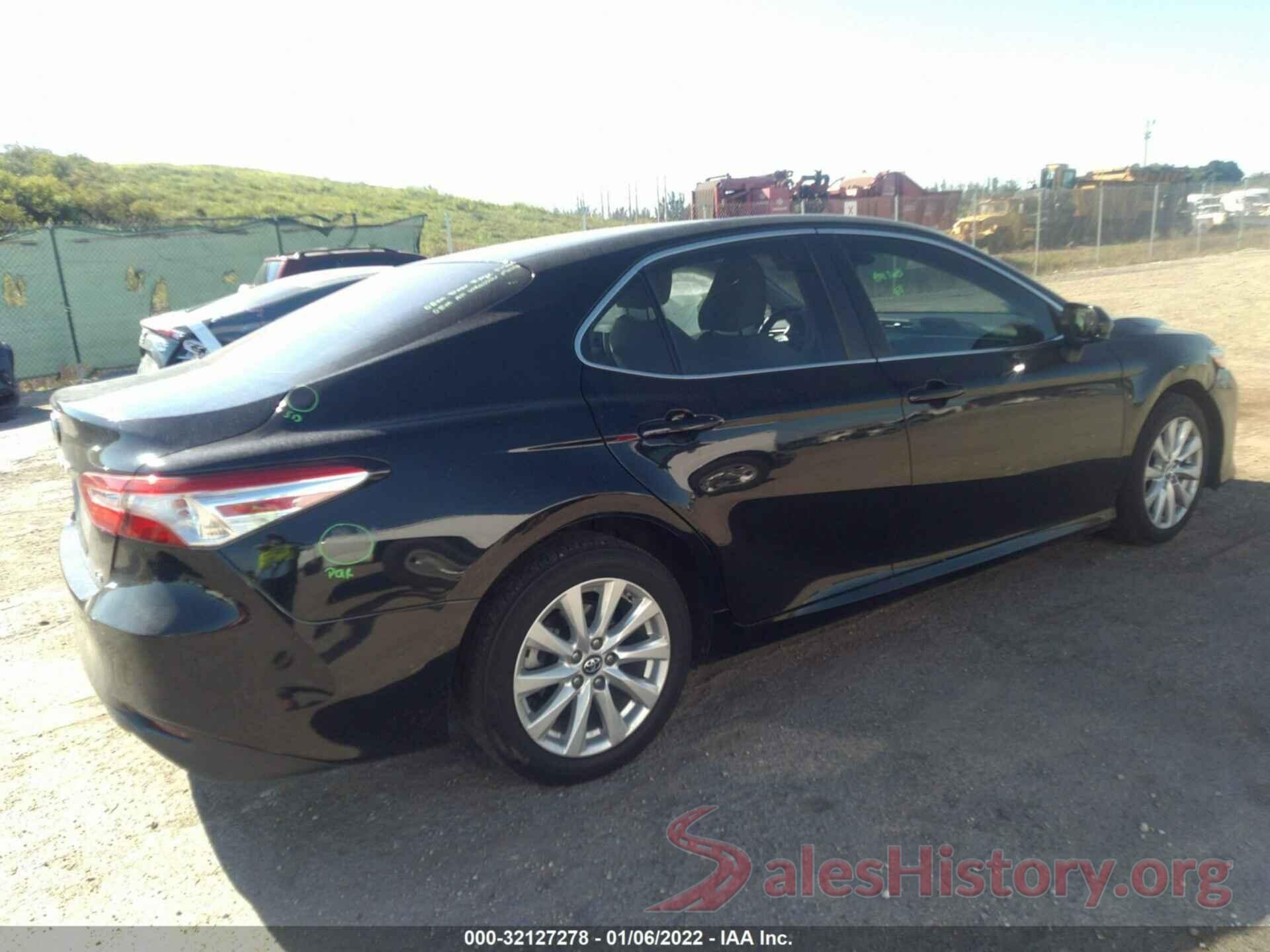 4T1B11HK1JU530260 2018 TOYOTA CAMRY