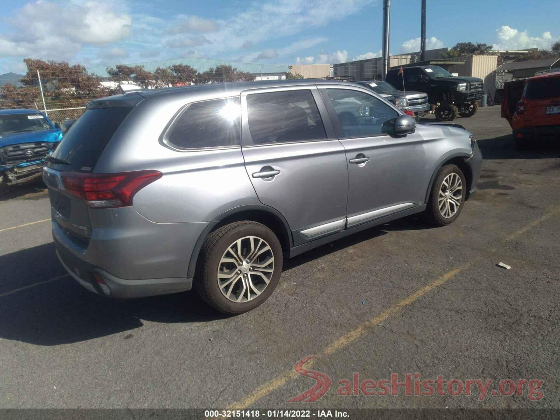 JA4AZ3A3XJJ002025 2018 MITSUBISHI OUTLANDER