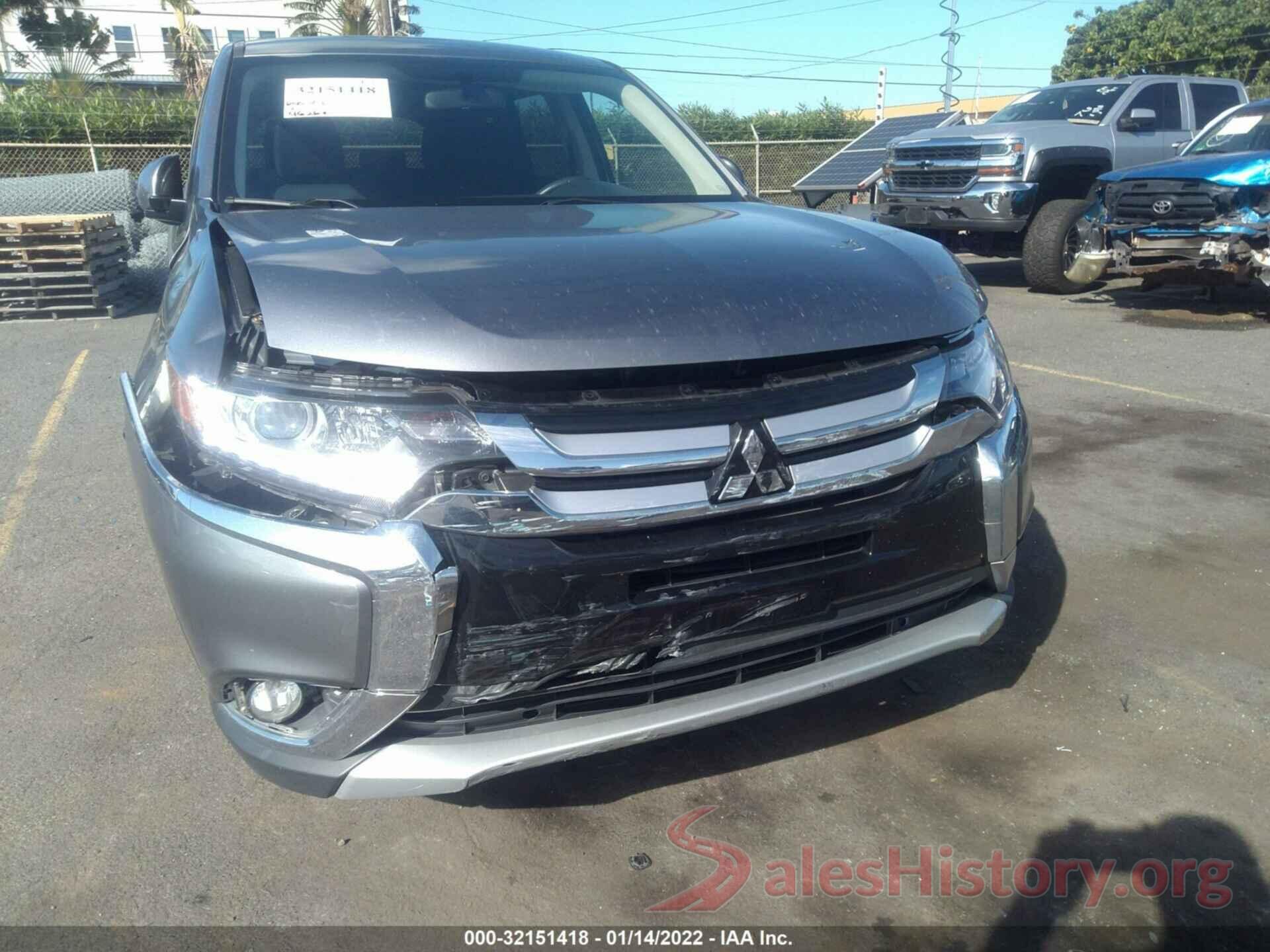 JA4AZ3A3XJJ002025 2018 MITSUBISHI OUTLANDER