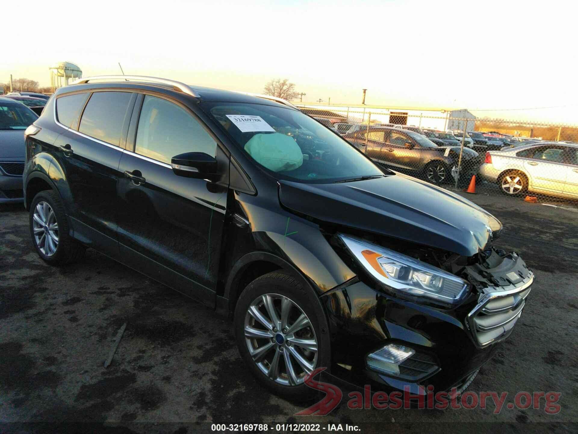 1FMCU9J96JUB66211 2018 FORD ESCAPE