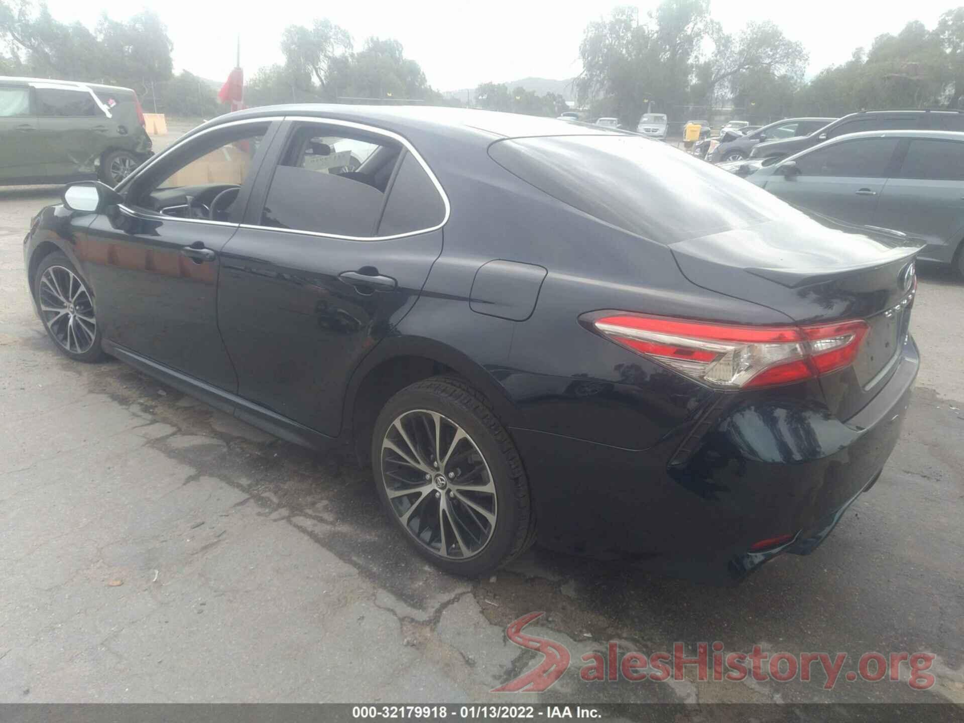 JTNB11HK9J3038033 2018 TOYOTA CAMRY