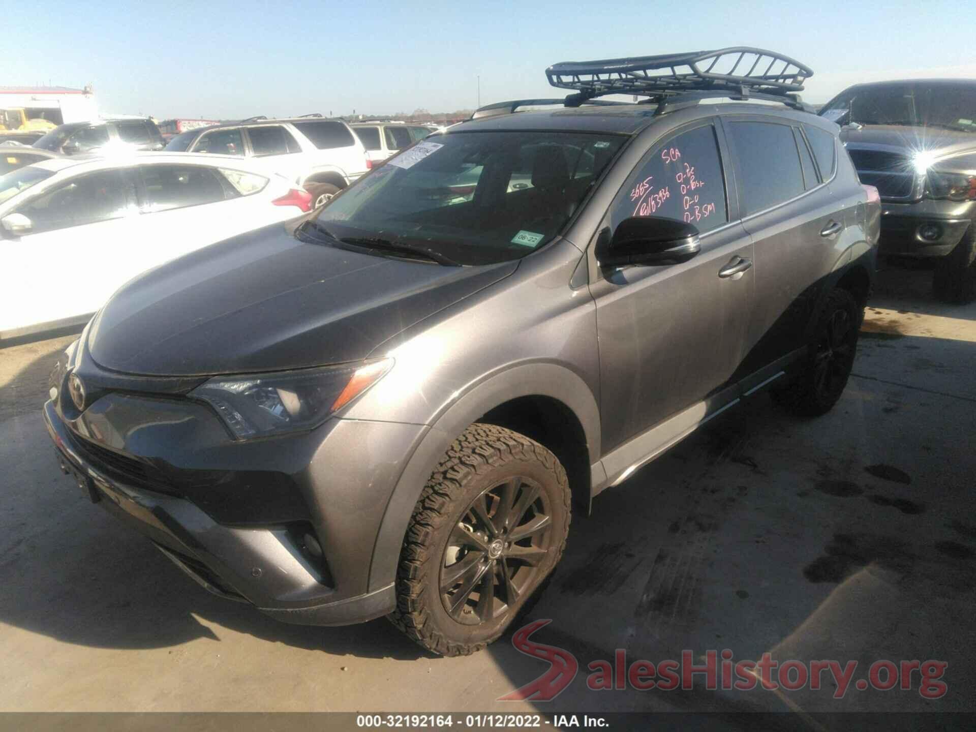 2T3RFREV7JW724487 2018 TOYOTA RAV4