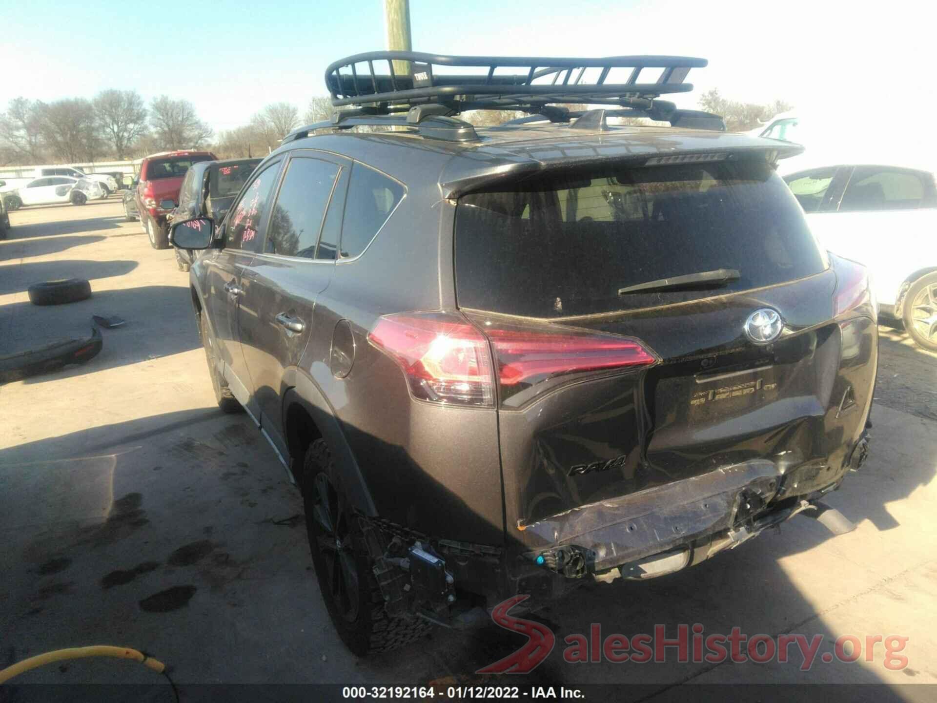 2T3RFREV7JW724487 2018 TOYOTA RAV4