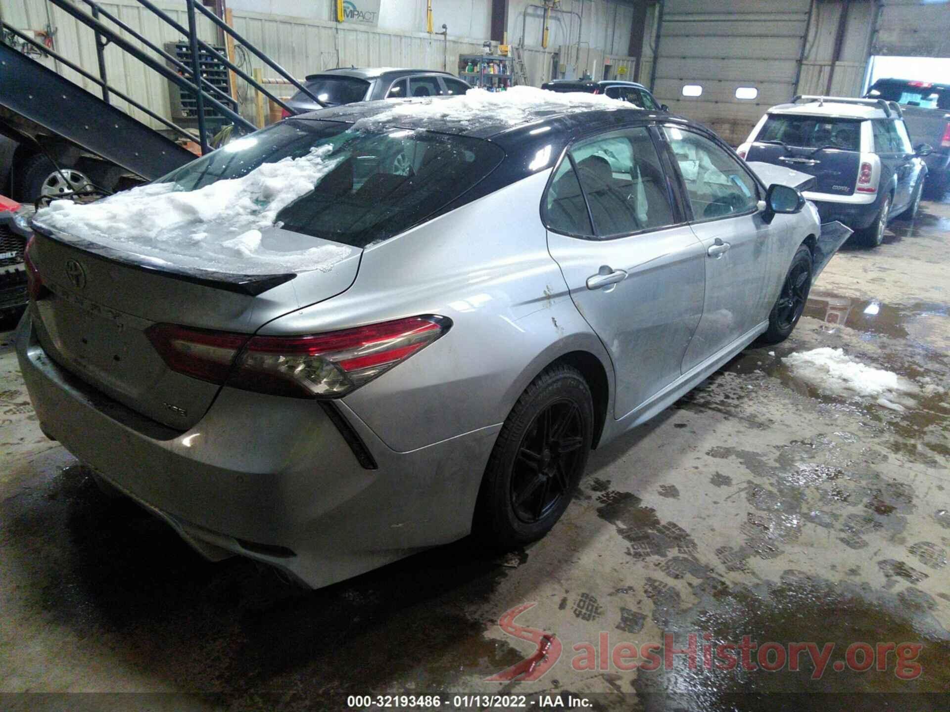 4T1B61HK2JU087957 2018 TOYOTA CAMRY