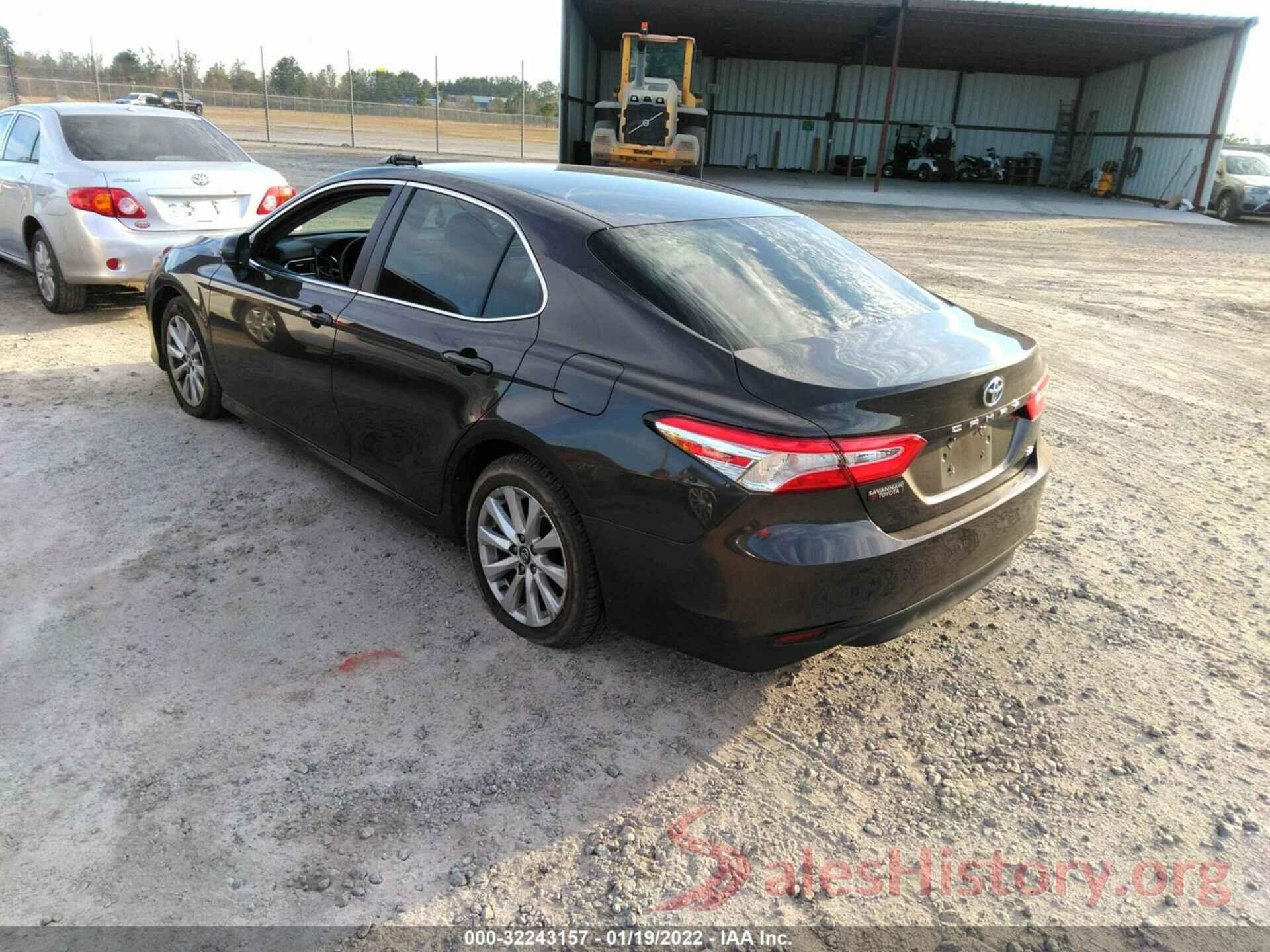 4T1B11HK8JU598667 2018 TOYOTA CAMRY