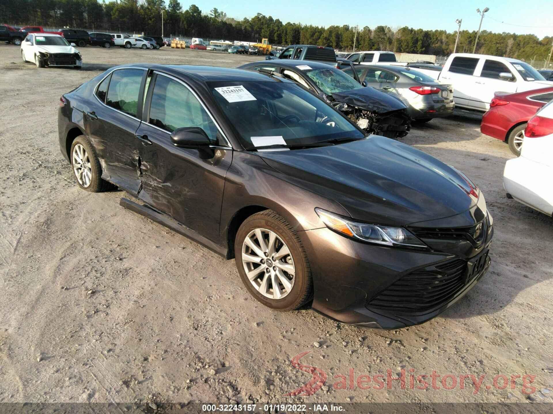 4T1B11HK8JU598667 2018 TOYOTA CAMRY