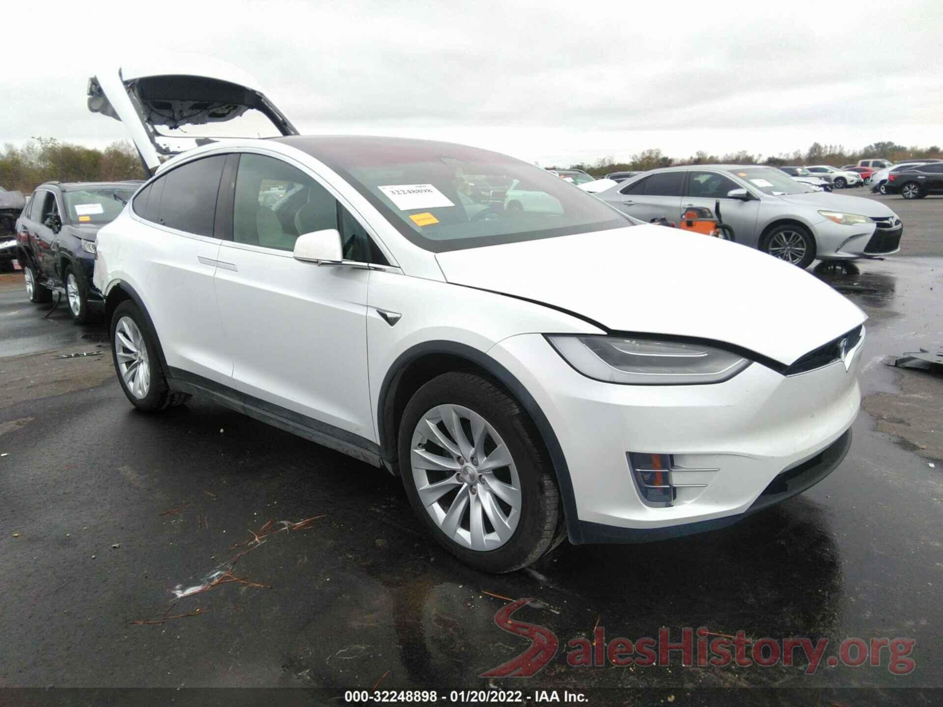 5YJXCBE26LF300272 2020 TESLA MODEL X