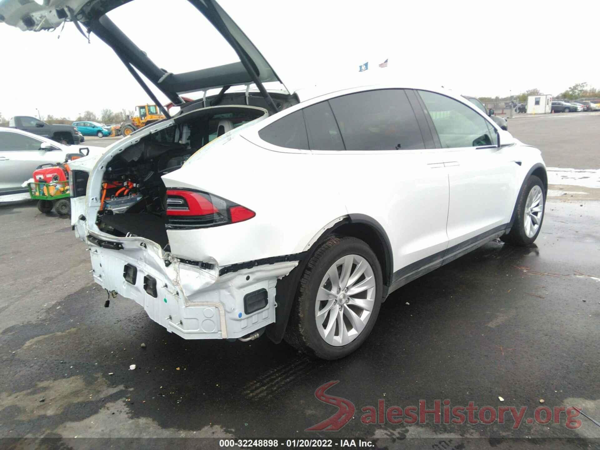 5YJXCBE26LF300272 2020 TESLA MODEL X