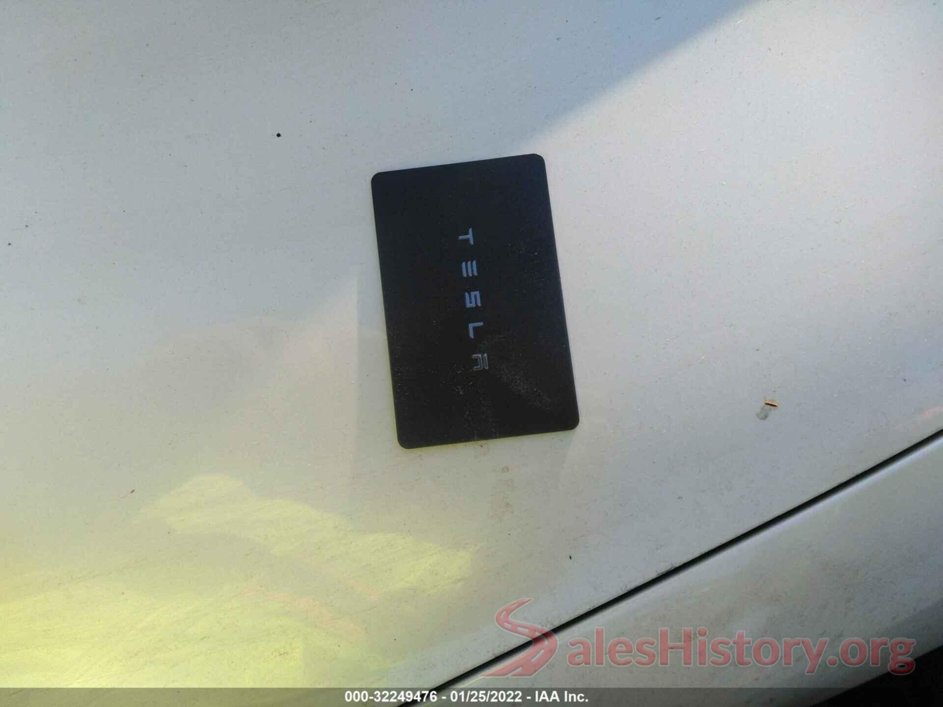 5YJ3E1EA9JF076101 2018 TESLA MODEL 3