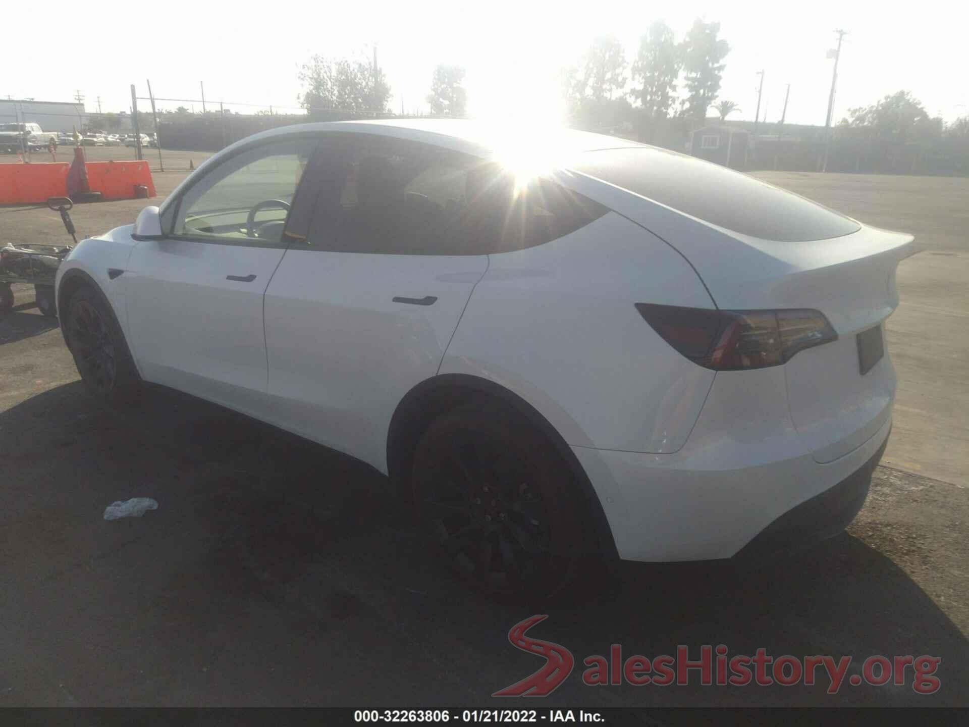 5YJYGDEE3MF153182 2021 TESLA MODEL Y