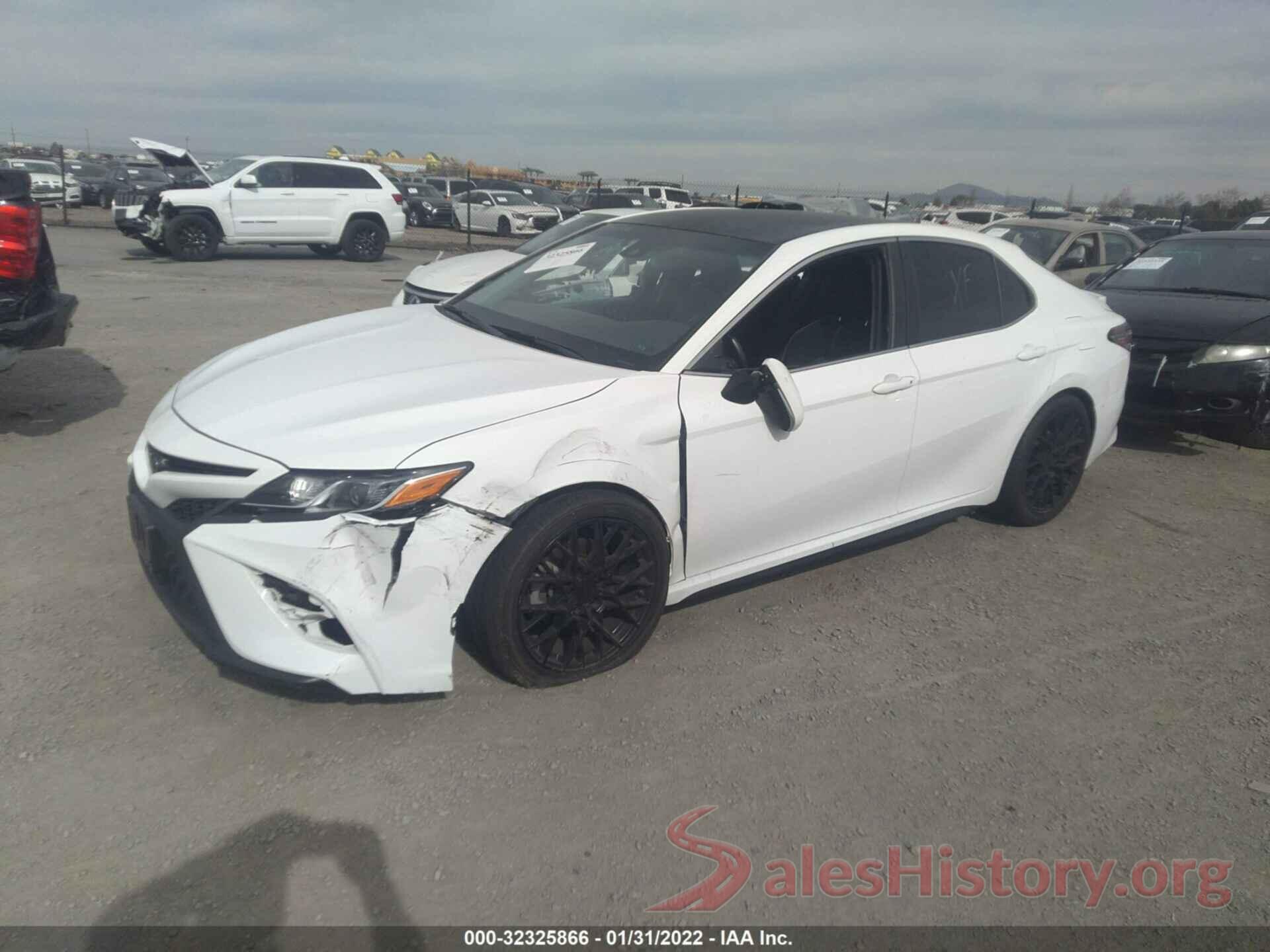 4T1B11HK8JU632154 2018 TOYOTA CAMRY