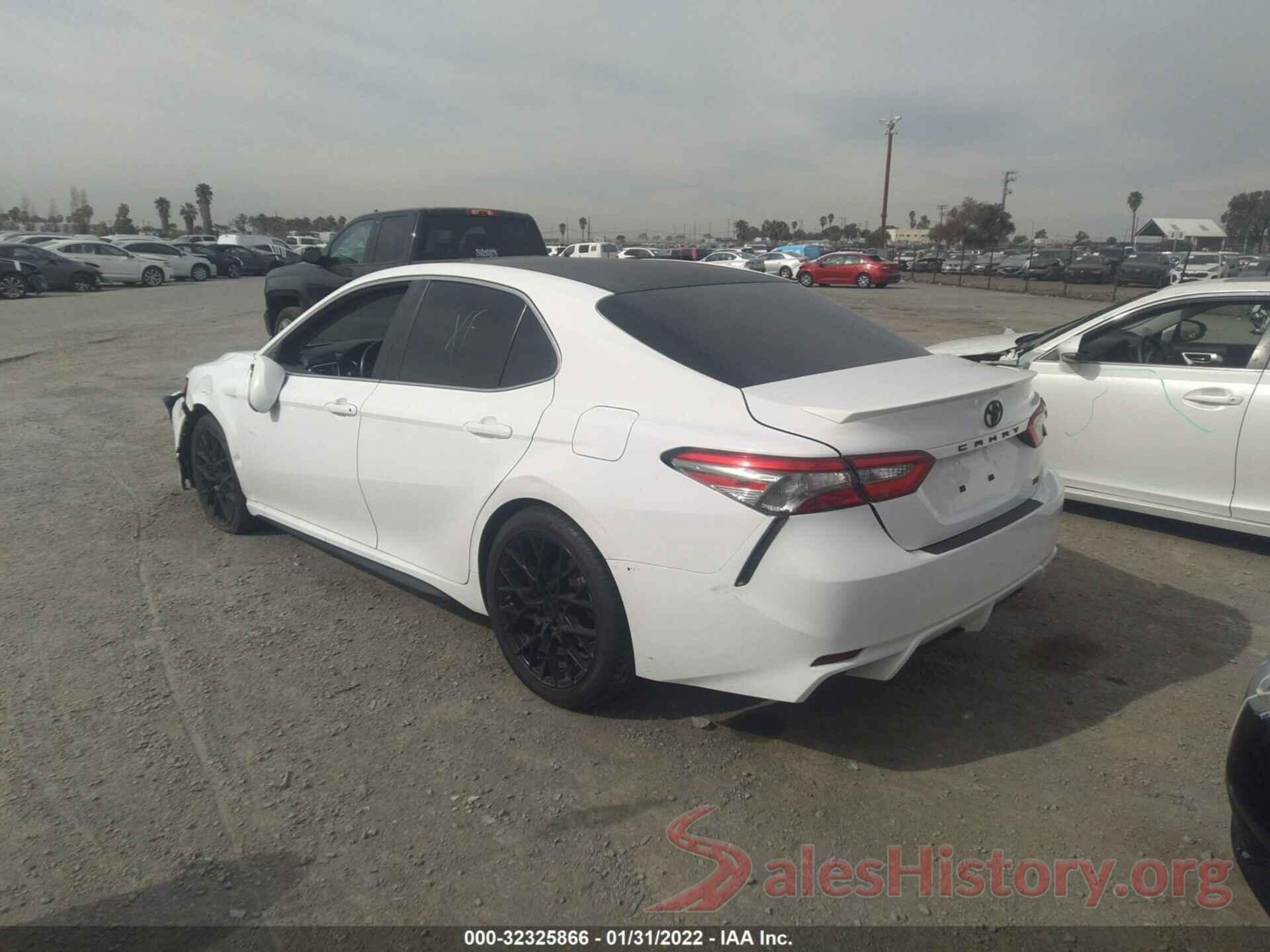 4T1B11HK8JU632154 2018 TOYOTA CAMRY