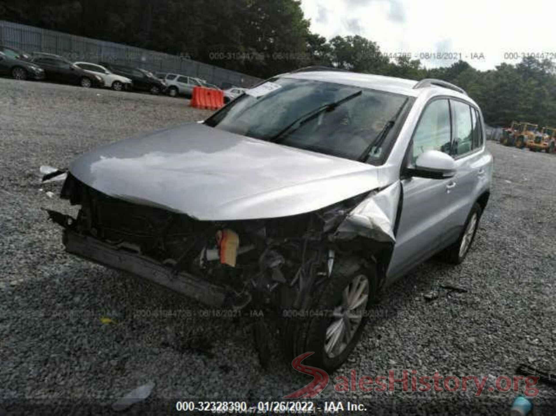 WVGBV7AX2HK051560 2017 VOLKSWAGEN TIGUAN