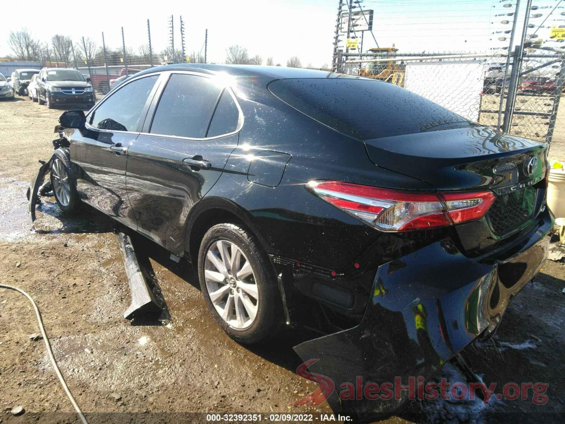 4T1B11HK5JU668240 2018 TOYOTA CAMRY