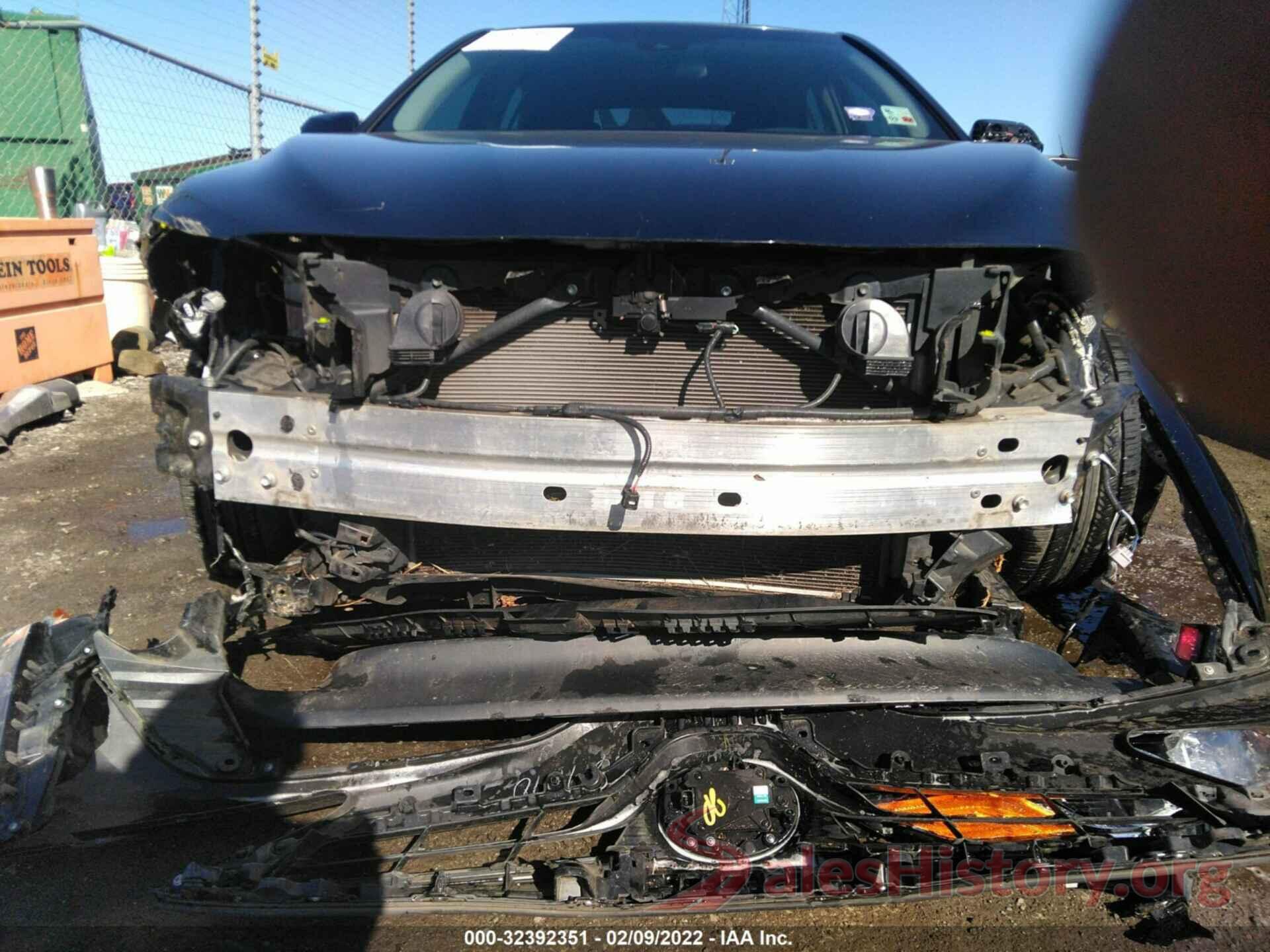 4T1B11HK5JU668240 2018 TOYOTA CAMRY