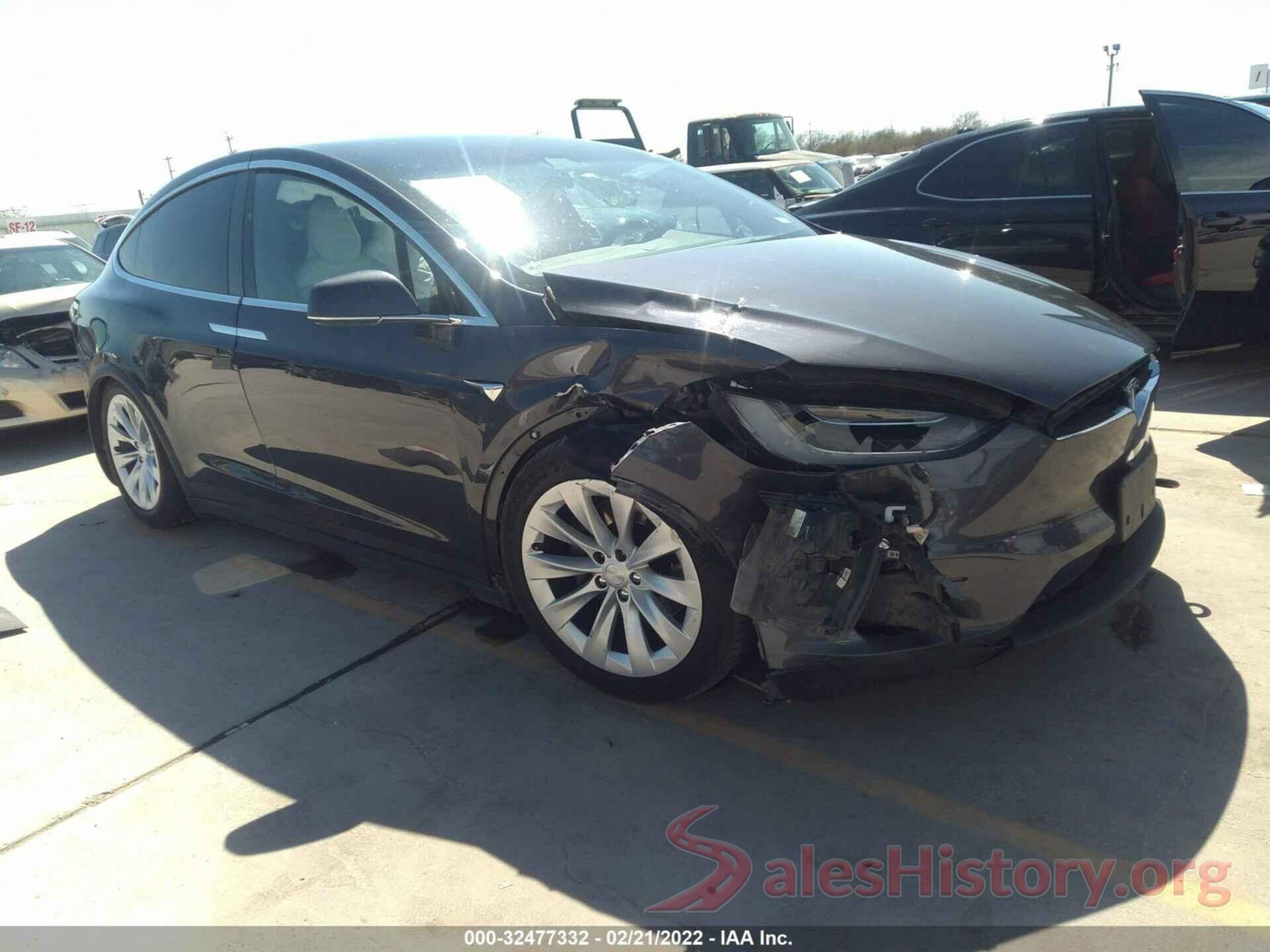 5YJXCBE28JF118215 2018 TESLA MODEL X