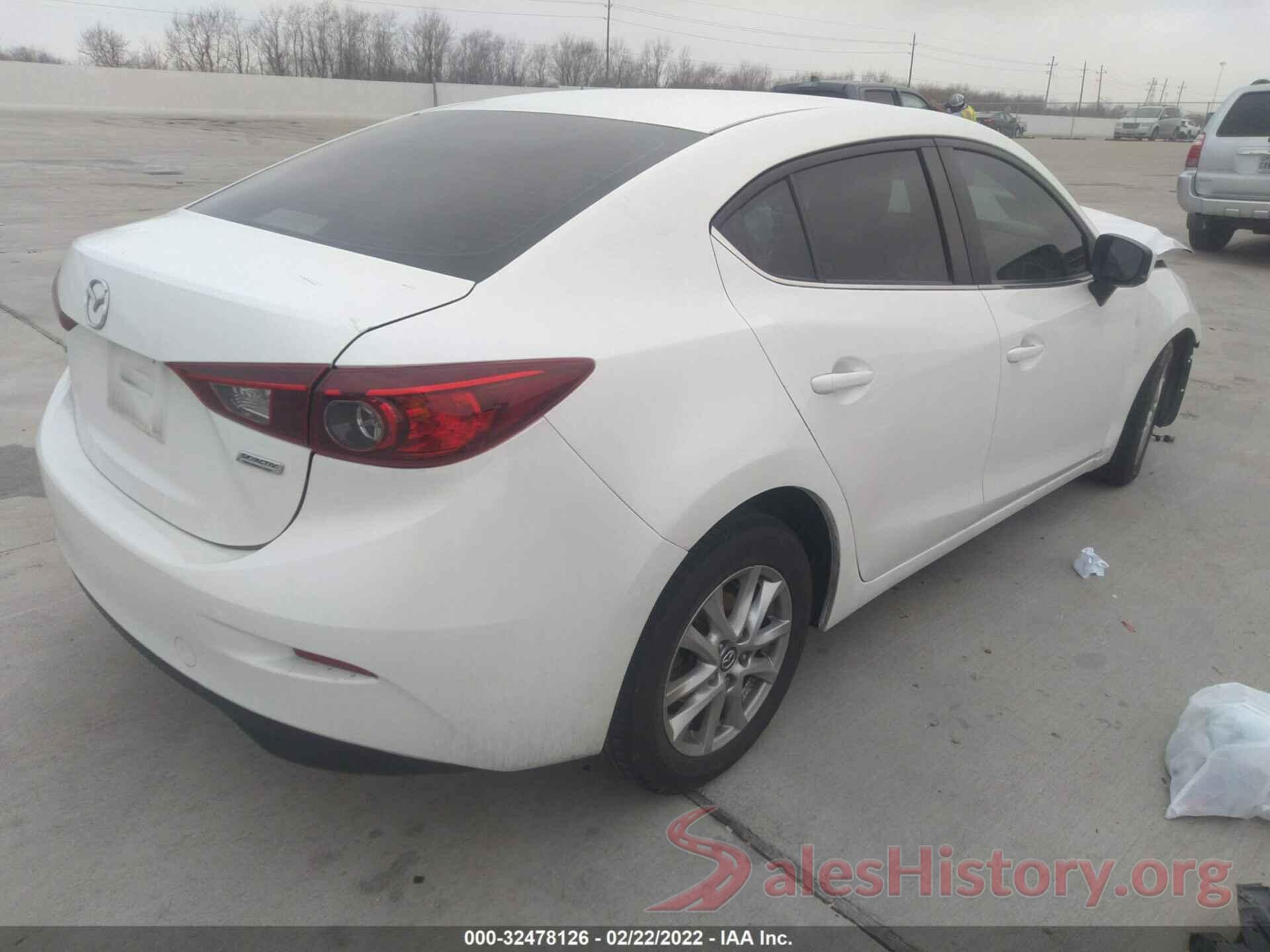 3MZBN1U72JM261570 2018 MAZDA MAZDA3 4-DOOR