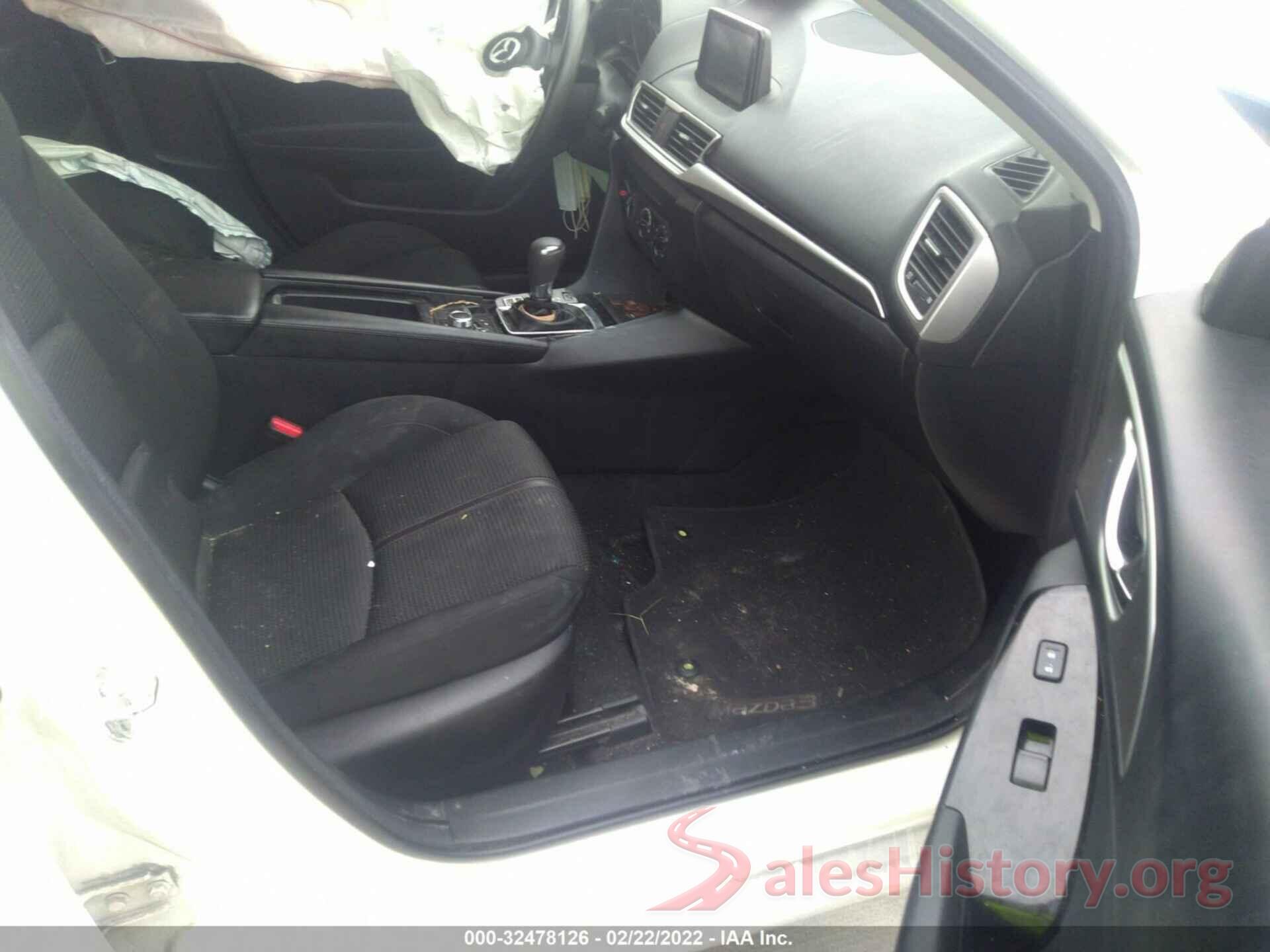 3MZBN1U72JM261570 2018 MAZDA MAZDA3 4-DOOR