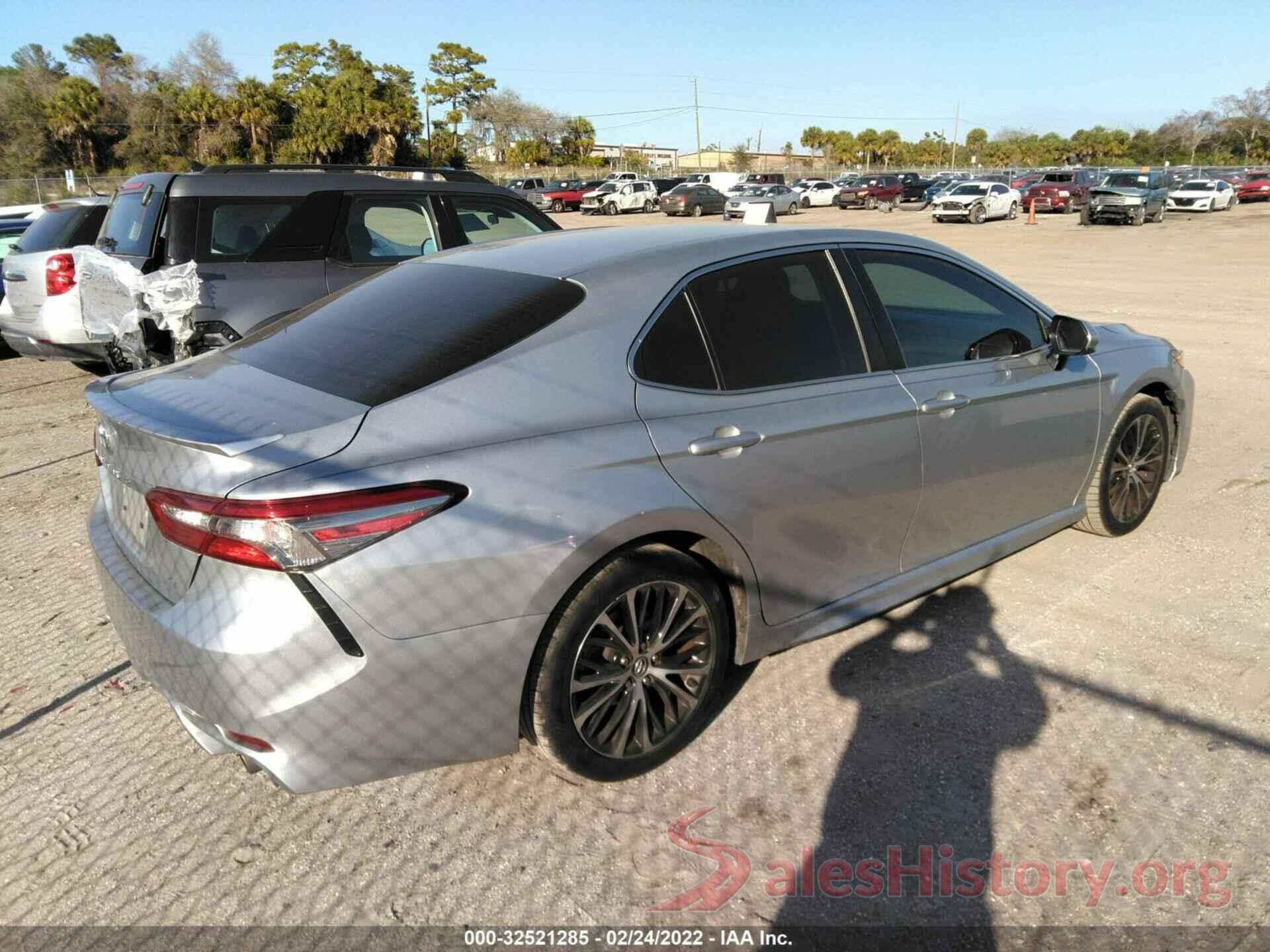 4T1B11HK5JU612248 2018 TOYOTA CAMRY