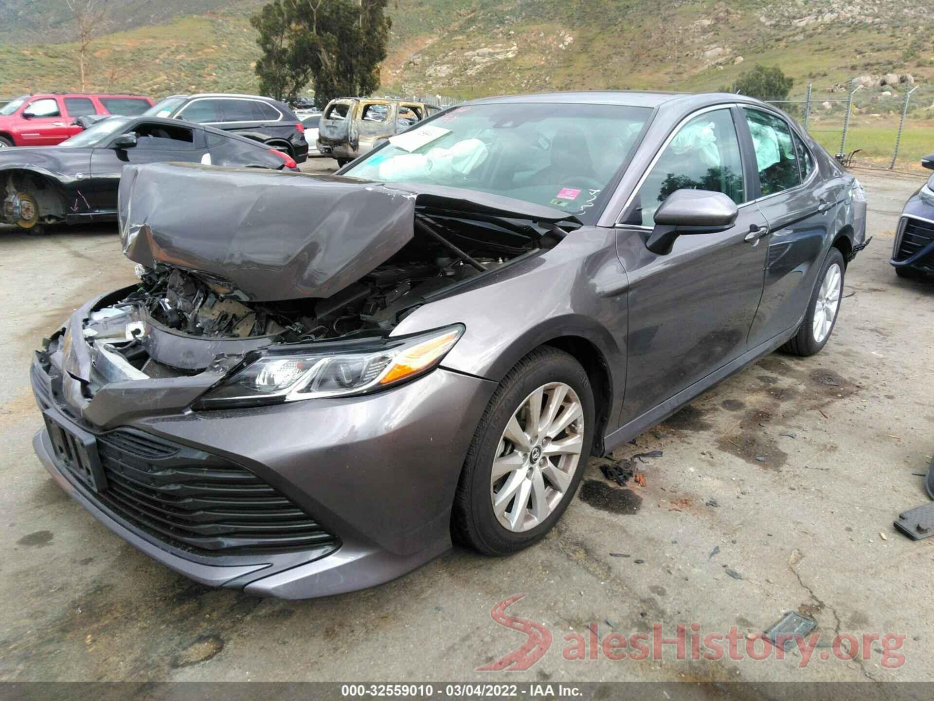 4T1B11HK8JU150557 2018 TOYOTA CAMRY