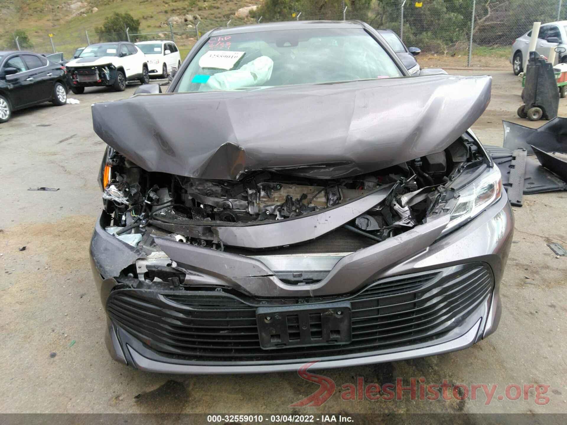 4T1B11HK8JU150557 2018 TOYOTA CAMRY