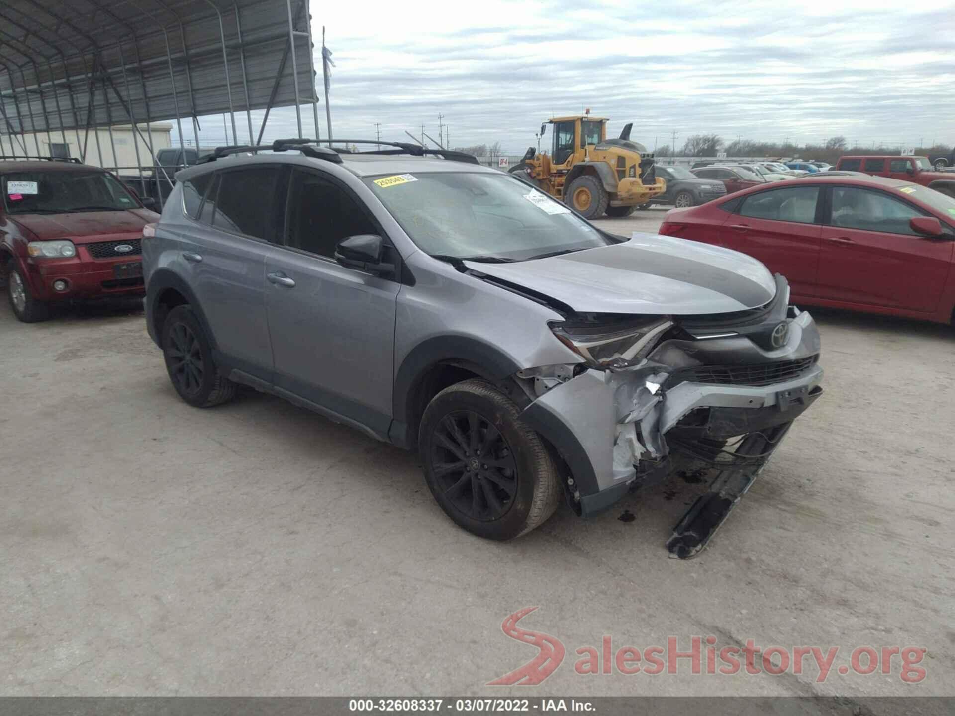 2T3RFREV8JW750242 2018 TOYOTA RAV4