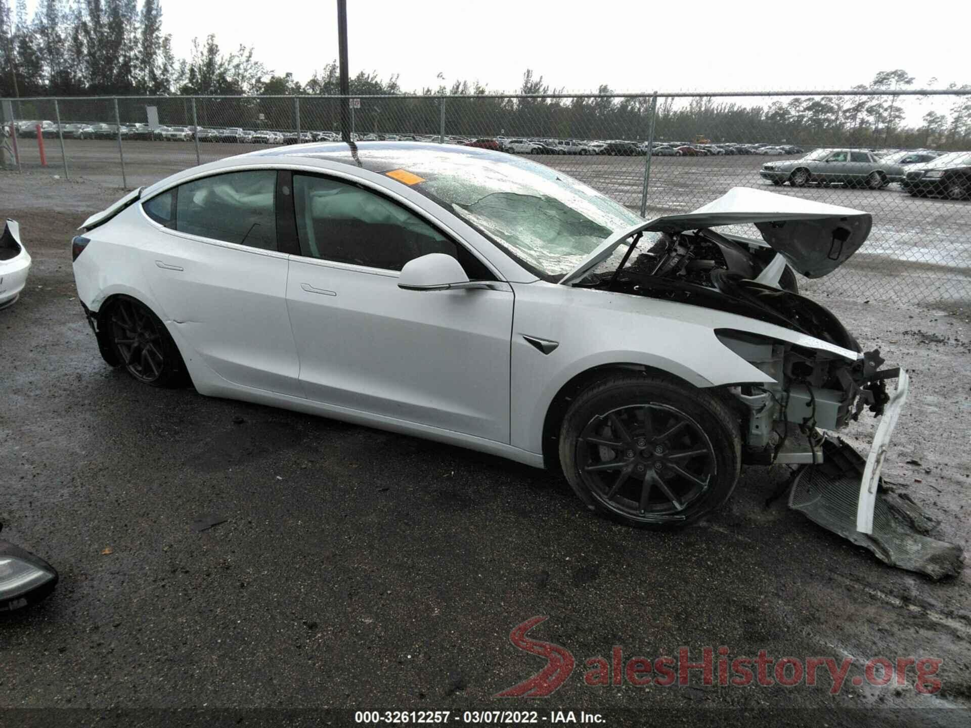 5YJ3E1EB8JF066717 2018 TESLA MODEL 3