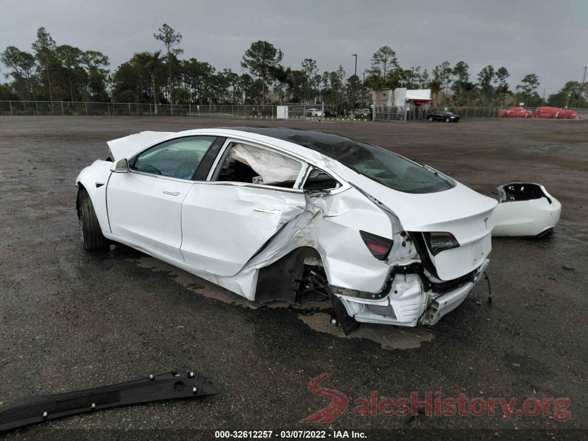 5YJ3E1EB8JF066717 2018 TESLA MODEL 3