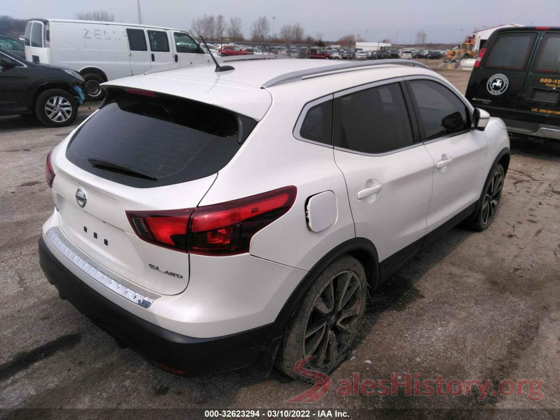 JN1BJ1CR2HW135689 2017 NISSAN ROGUE SPORT