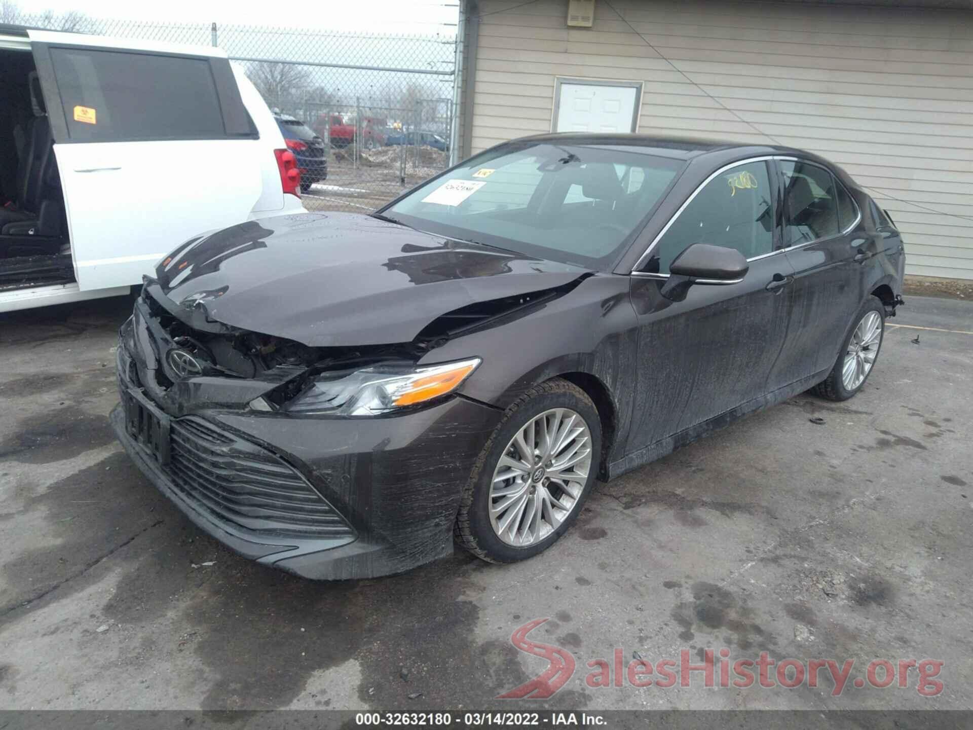 4T1B11HK9JU064156 2018 TOYOTA CAMRY