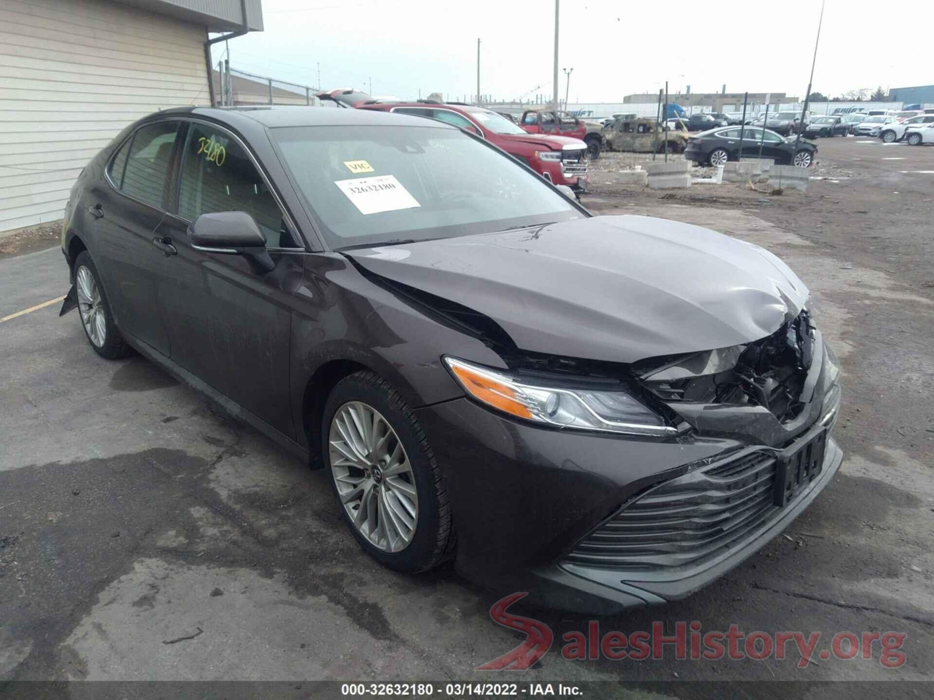 4T1B11HK9JU064156 2018 TOYOTA CAMRY