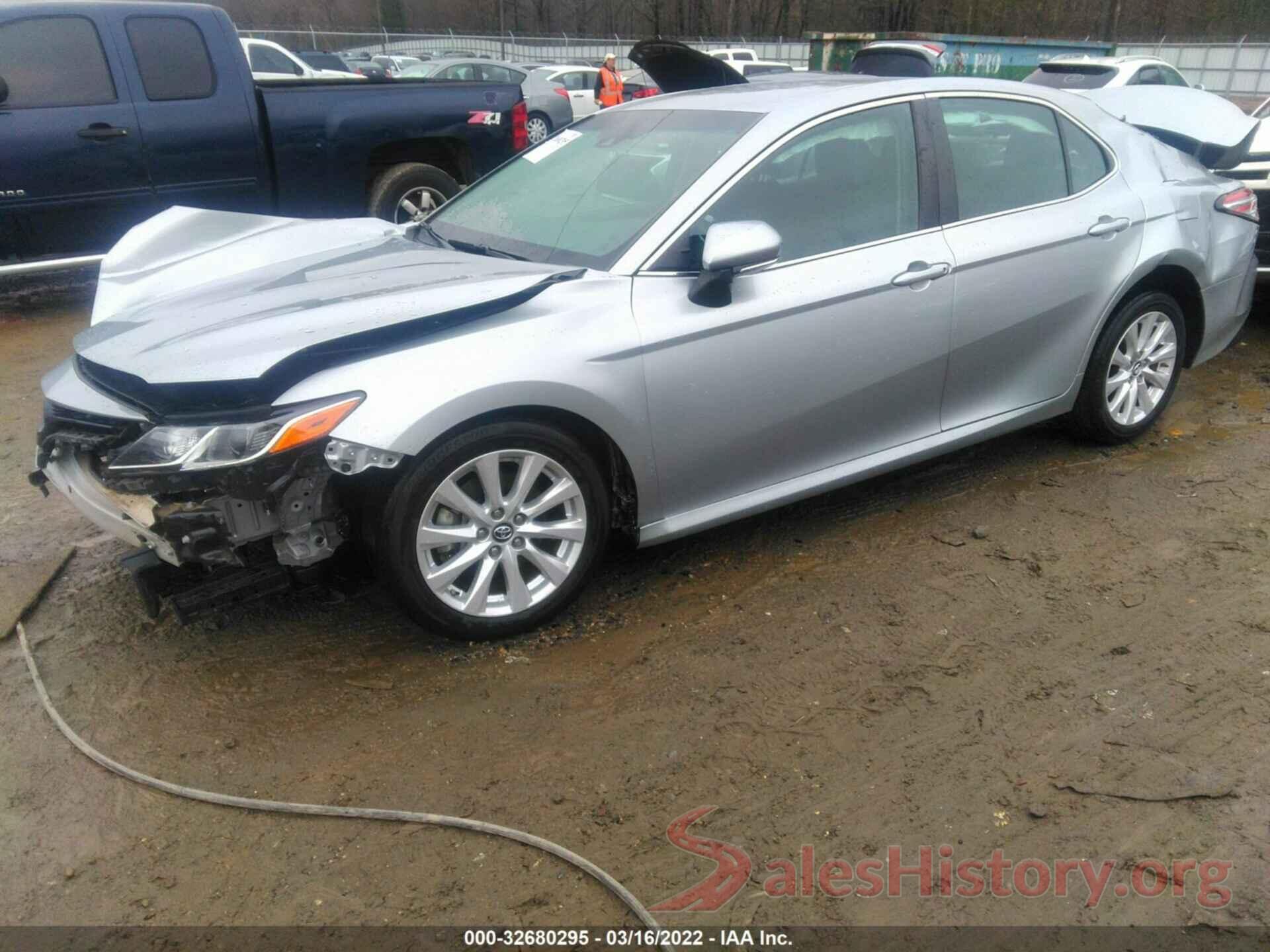 4T1B11HK6JU505225 2018 TOYOTA CAMRY