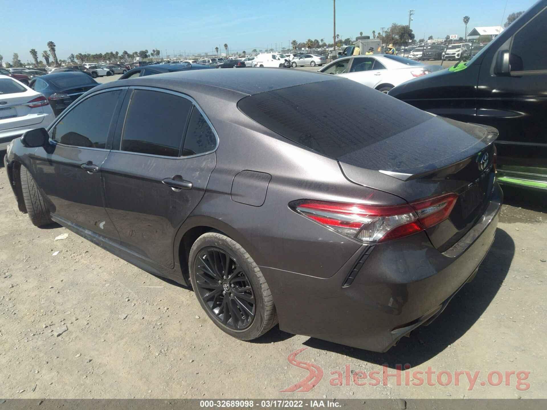 4T1B21HK3JU009585 2018 TOYOTA CAMRY