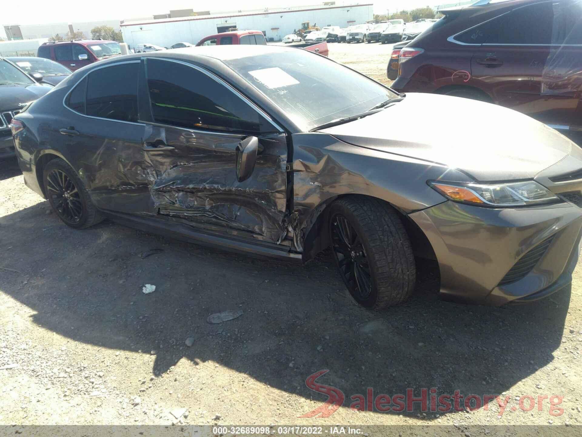 4T1B21HK3JU009585 2018 TOYOTA CAMRY